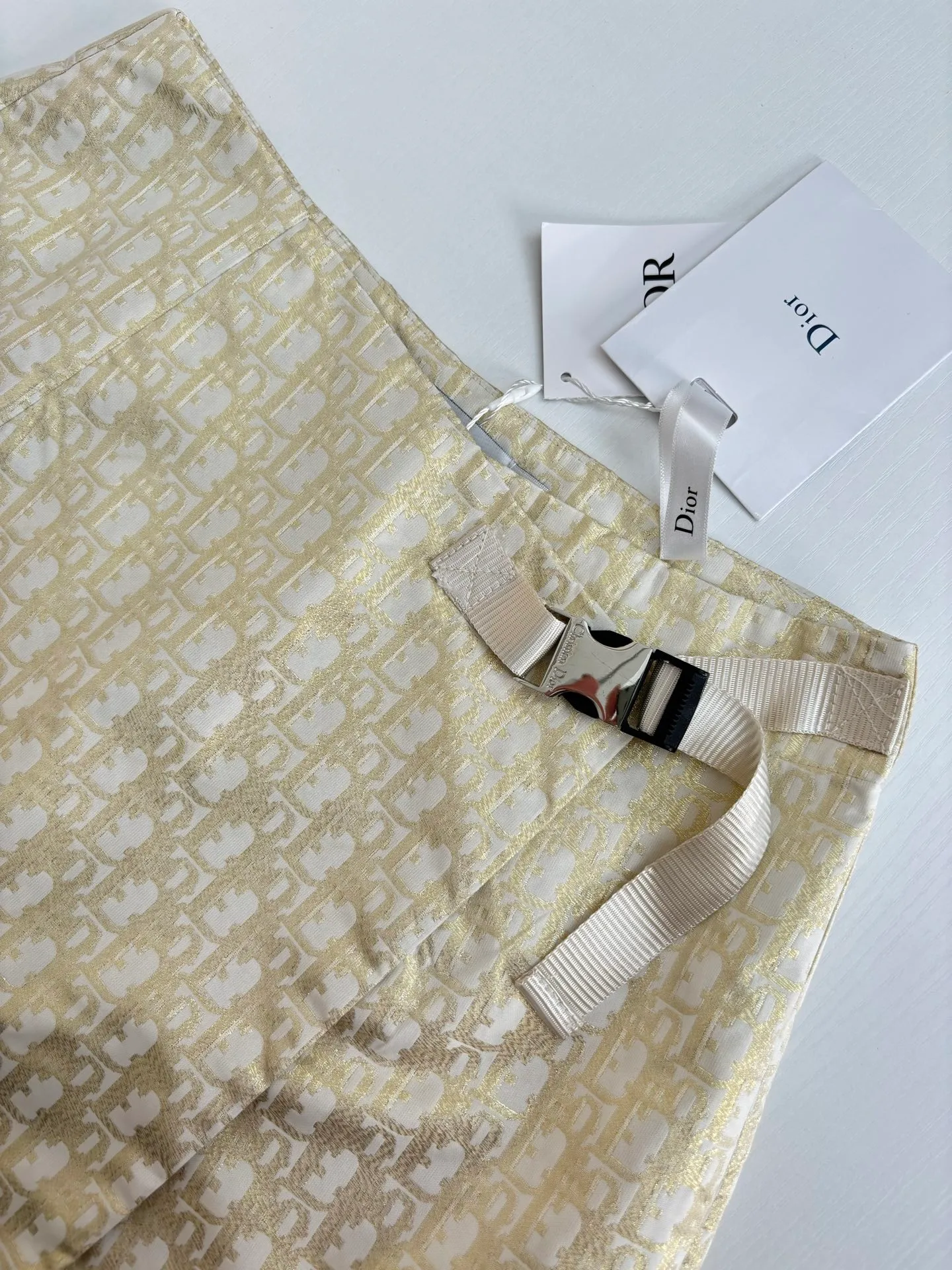 🅿️336 Dio*/Dior 25Ss new classic oblique jacquard fabric patch design culottes. Carefully made with technical taffeta jacquard fabric. Waist buckle decoration, one-piece tailoring for comfortable upper body, unique. The original customized version has all the details in place. Highly recommended, the upper body looks slimmer!  Size：S/M/L