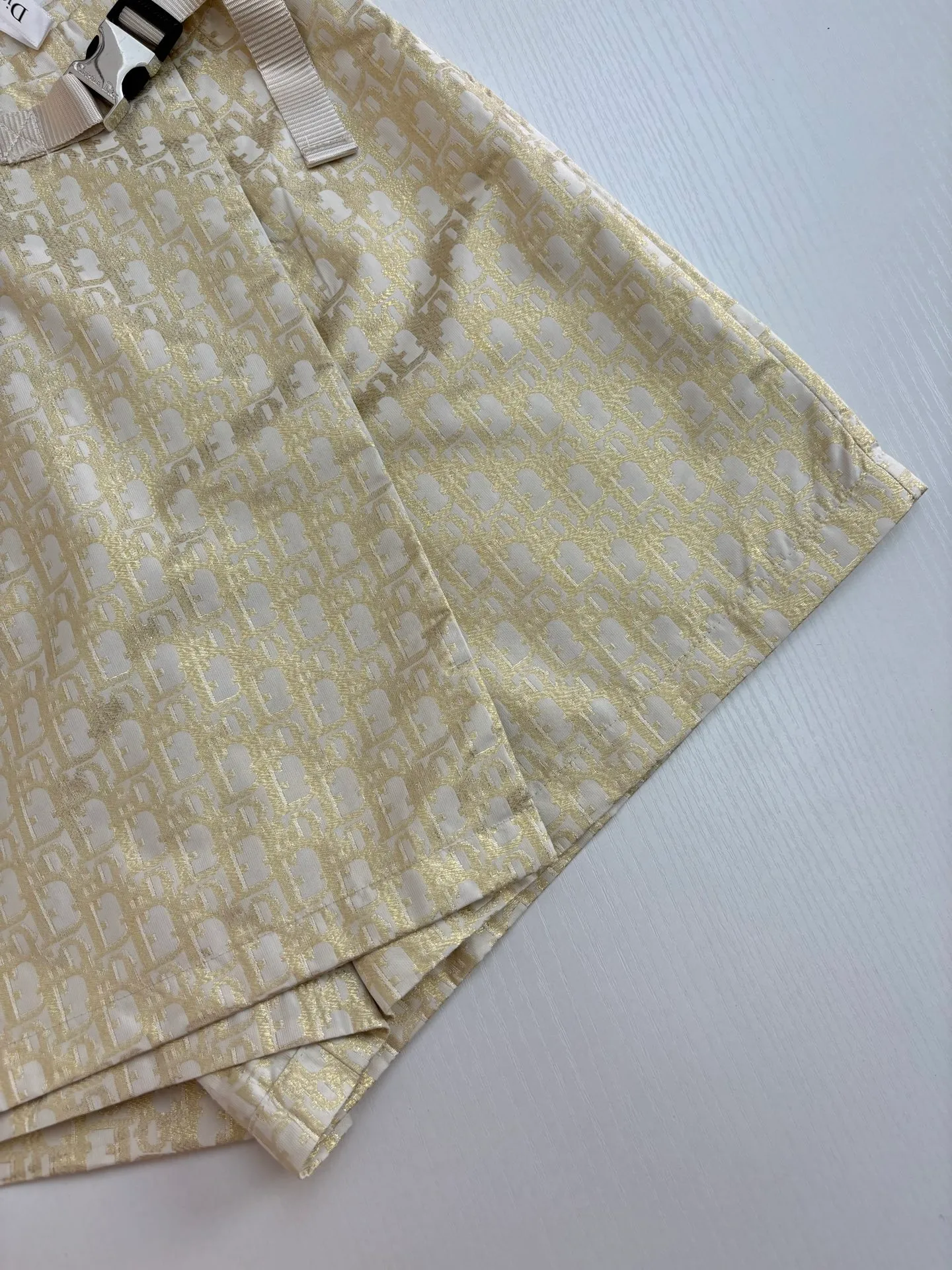 🅿️336 Dio*/Dior 25Ss new classic oblique jacquard fabric patch design culottes. Carefully made with technical taffeta jacquard fabric. Waist buckle decoration, one-piece tailoring for comfortable upper body, unique. The original customized version has all the details in place. Highly recommended, the upper body looks slimmer!  Size：S/M/L