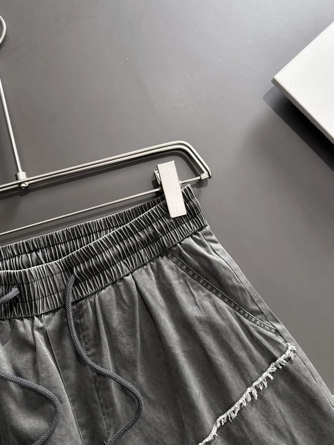 🅿️330 Next day shipping High-end goods DIOR 2025 spring and summer new elastic band casual shorts, counter-customized fabrics, high breathability and comfort, impeccable details, brand element design concept, reflecting high quality. It feels delicate and soft! It presents a casual cut and the upper body shape is great! Size: M-3XL