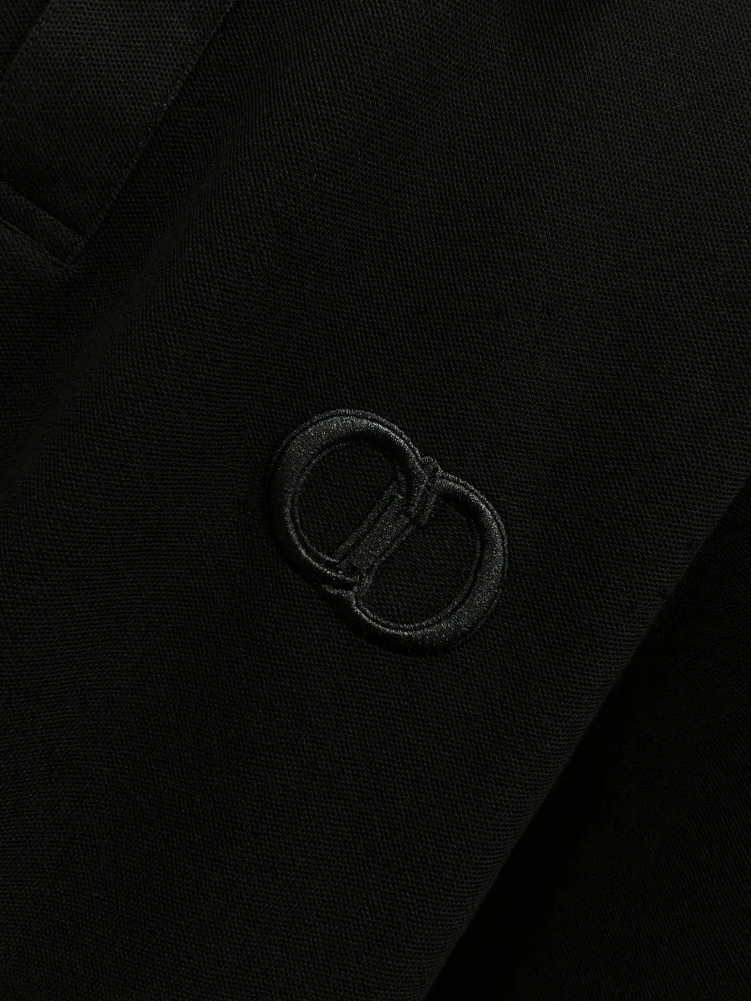 🅿️230 DIOR Dior CD embroidered new Polo shirt. Original fabric. Official same style. Made of 210g pure cotton pique fabric, customized in the same vat dyeing fabric. It feels very comfortable and smooth. The version is quite wide and stylish. Produced by a first-line brand factory. Imported Behringer embroidery machine. The embroidery is full and textured. The collar rib is woven with imported yarn. It will not deform after long-term wear. The latest style for spring and summer. Fashionable and individual. Super versatile and good-looking. It is very suitable for both men and women. It is a must-have item. Color: black, white, royal blue, gray. Size: S-XXL