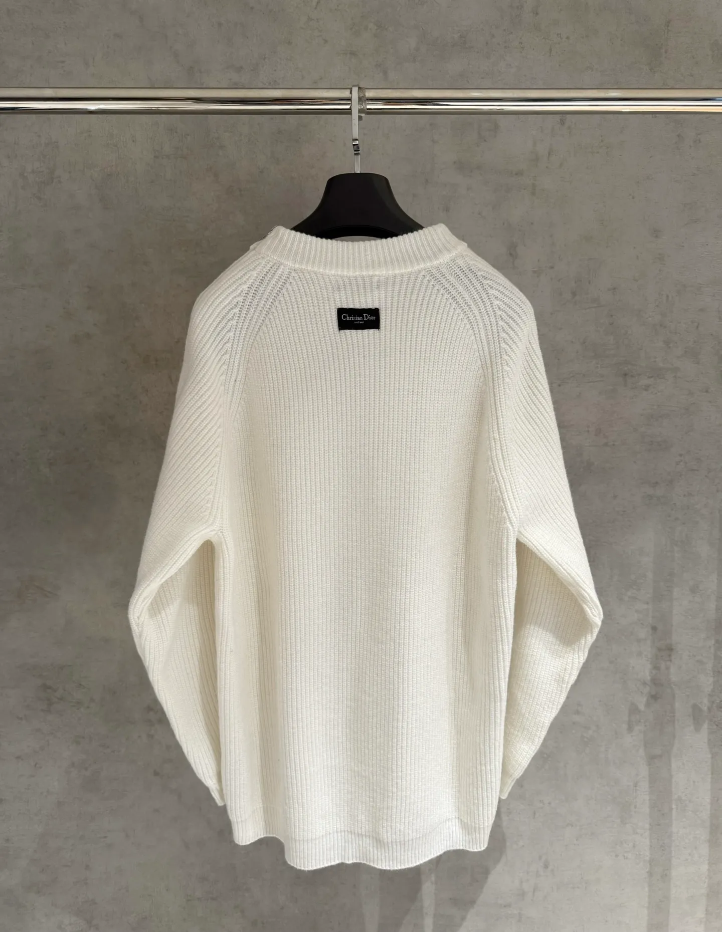 🅿️420 [Strict quality control] Dio*Dior's new autumn and winter men's series new sweatshirts. Zippers on both sides of the shoulders highlight fashion style. Zip closures at the sleeves add a trendy touch, and a Christian Dior Couture patch accents the back. The slightly raised collar pairs well with jeans or shorts for a stylish look! Same style for men and women Color: black, white and gray Size: M-2X