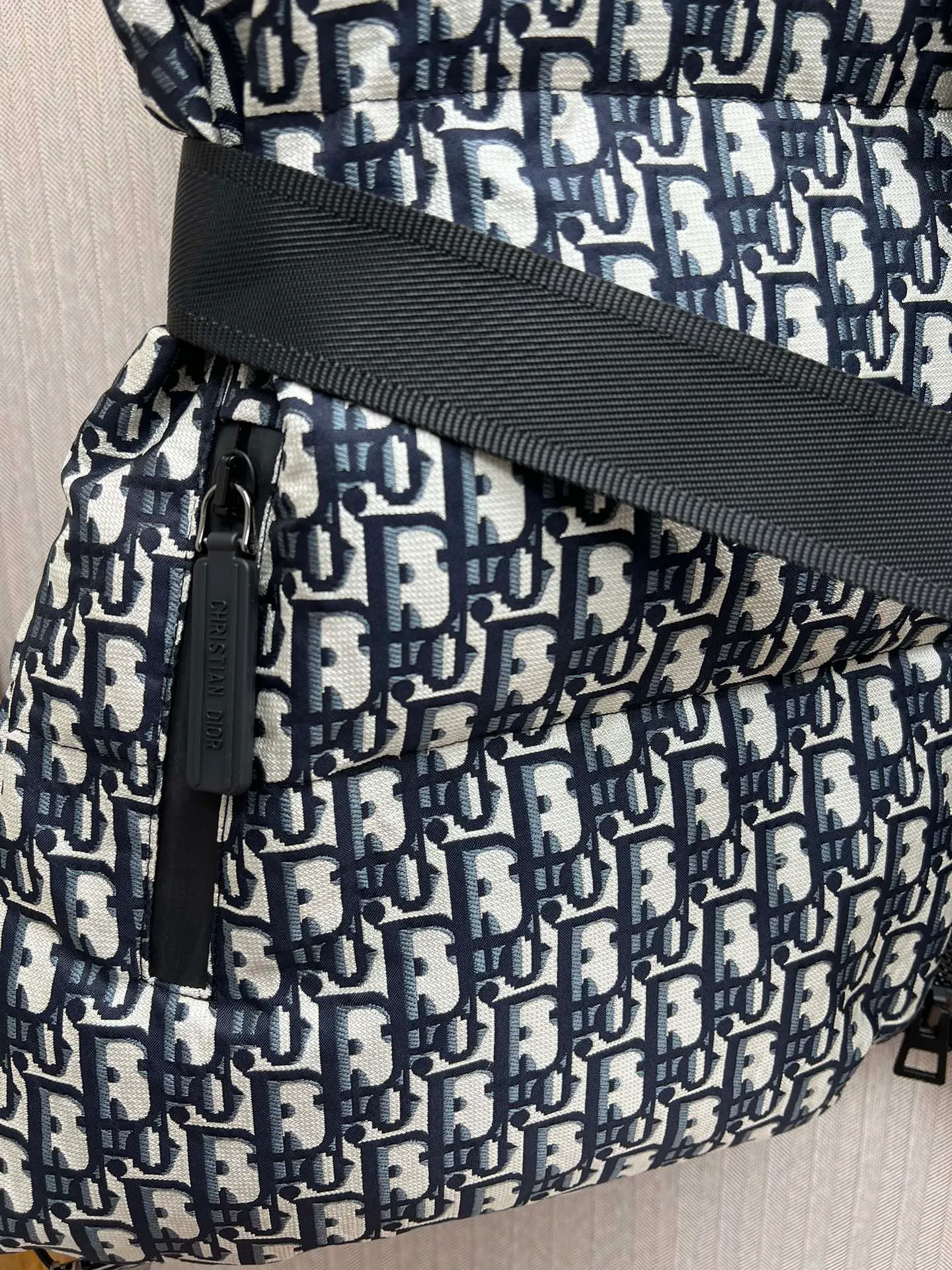 🅿️740 Dior 25ss new Dioralps Oblique printed belted quilted taffeta stand-up collar vest for women, black and white mixed color code number: S.M.L.XL.