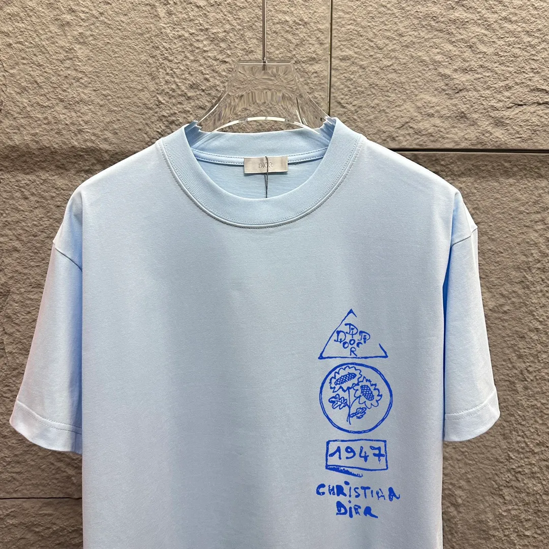 🅿️180 Dio*Dior* 2025 Spring and Summer Style Blue letters printed personalized logo Customized double yarn plain cotton fabric Short-sleeved T-shirt Uniform for men and women Color: White Black Light Blue Size: S (90-130 catties) M (120-150 catties) L (140-165 catties) XL (160-180 catties) XXL (180-210 pounds)