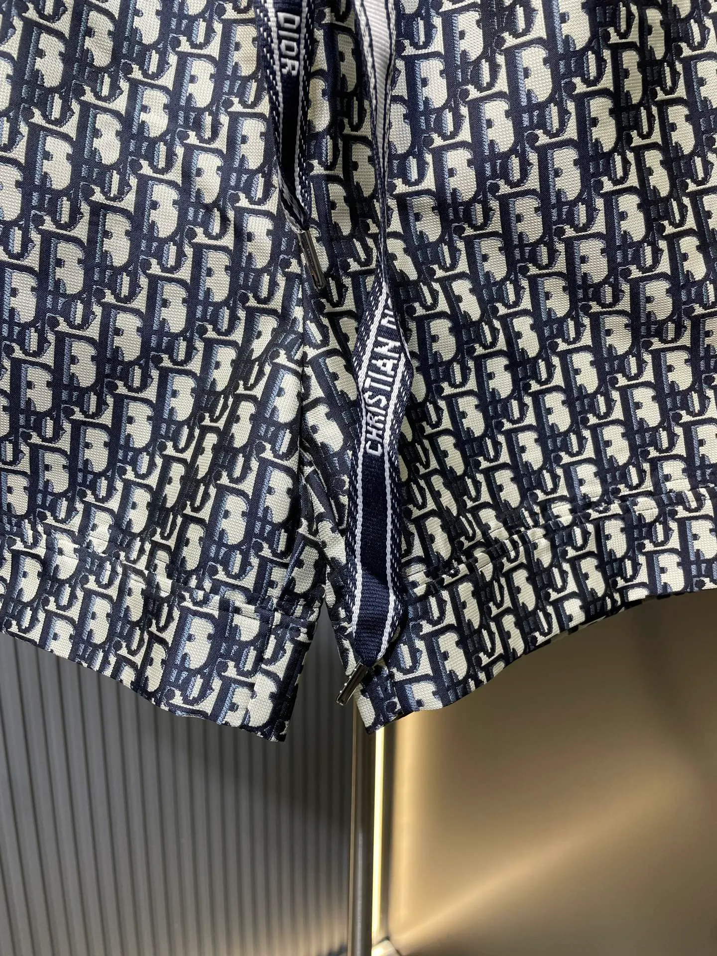 🅿️330 Dior🌟[Top replica] 25SS must-have presbyopic shorts, the most correct version of the "CHRISTIAN DIO*" logo! Very iconic Obique print! Elegant, stylish and high-end~ Can be matched with all kinds of casual items. Elastic waist + small wide leg version, very slim and long legs~ The details are full of sincerity. size: SML