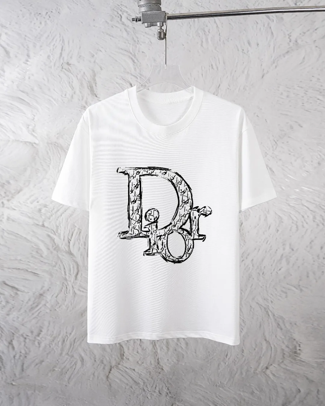 🅿️300 Dior Exclusively supplies the new trendy men’s fashionable round neck short-sleeved shorts suit, trendy and fashionable casual short-sleeved suit! It has high breathability and comfort, impeccable details, and brand element design concept, reflecting high quality. It presents a casual cut and the upper body shape is great! Material: 260g double yarn pure cotton short sleeves + 360g pure cotton terry shorts Size: S-XXL 🔥 (please state your height and weight when placing an order)