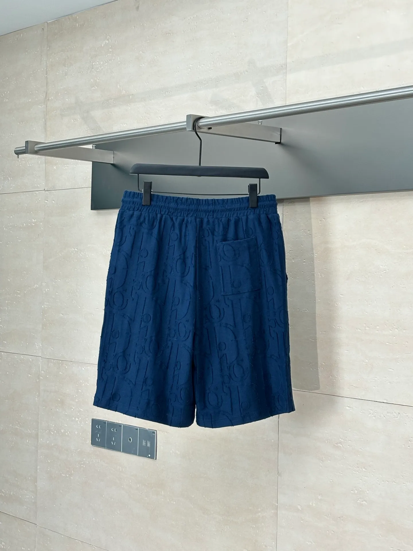 🅿️360 Dio*/Dior dark grain sheared jacquard shorts are carefully made of navy blue cotton jersey fabric and decorated with an Oblique print design with cut-thread jacquard technology. Add a casual touch.  Size：S/M/L/XL