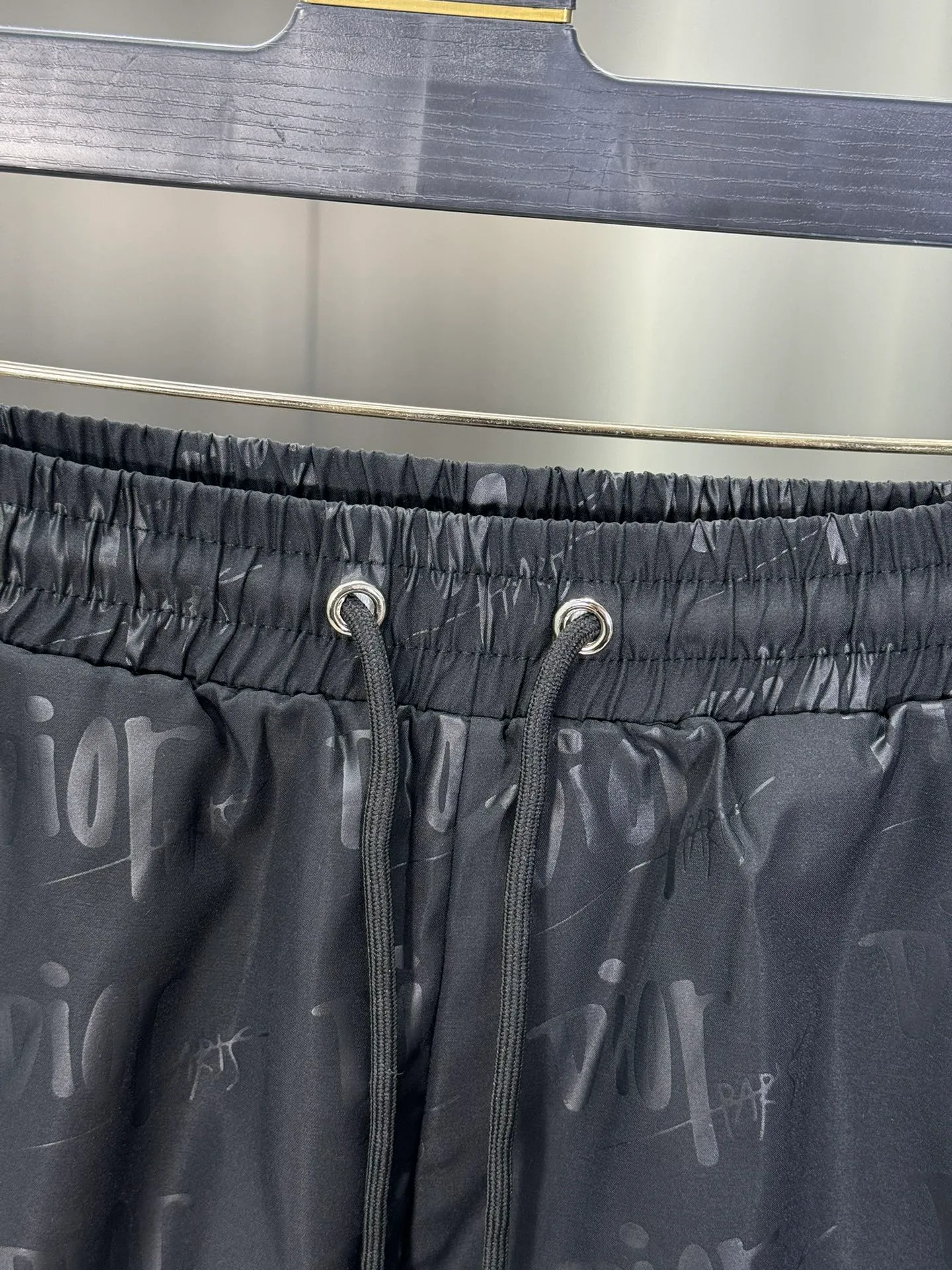 🅿️160 DIOR 2025 spring and summer new beach shorts! Synchronized with the official website. Original 1-1 replica, fine workmanship, original hardware, selected high-quality polyester fiber fabric, delicate feel, a must-have item for summer, super handsome upper body effect, super real shooting, close contact with texture! Size: M-3XL
