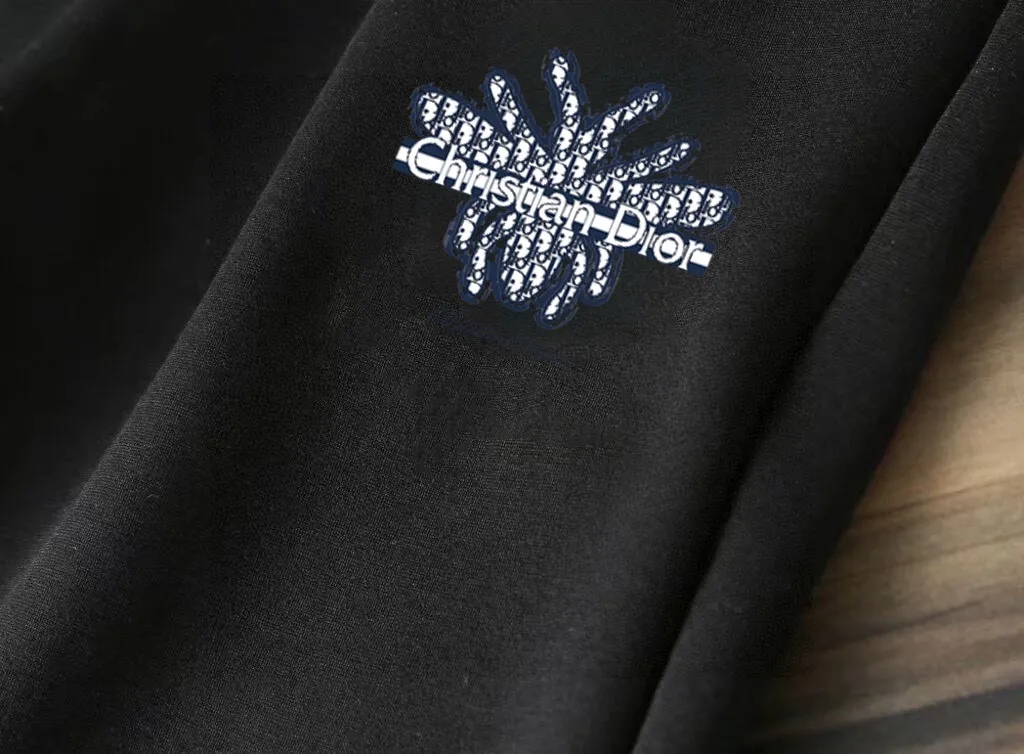 🅿️400 direct batch [DIOR Dior] (Fat Man Gospel) hot-selling suit is coming. Focus on the original version of the official website. 2025 new hot-selling cardigan sweater suit. The original order is the best. 🇭🇰The meticulous work of top designers. Just for a fitting and perfect upper body effect. 100% natural high-quality Roman cotton, close-fitting comfort, noble and elegant! Original hardware embodies elegance and nobility! Counter size: M-5XL (maximum wear up to 220 pounds)