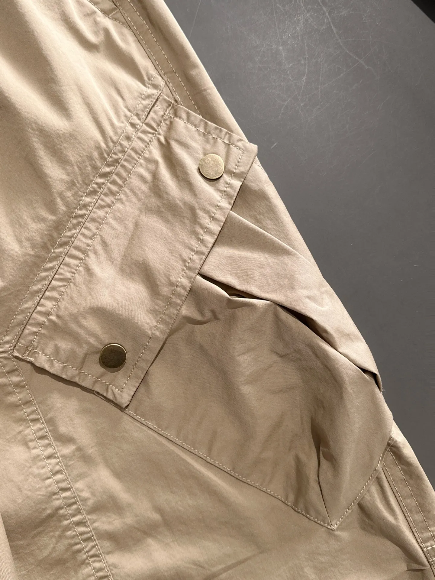 🅿️380 next day shipping Dior 2025 spring and summer new elastic band casual pants, thin counter custom fabrics, high breathability and comfort, impeccable details, brand element design concept, reflecting high quality. It feels delicate and soft! It presents a casual cut and the upper body shape is great! Size: M-4XL