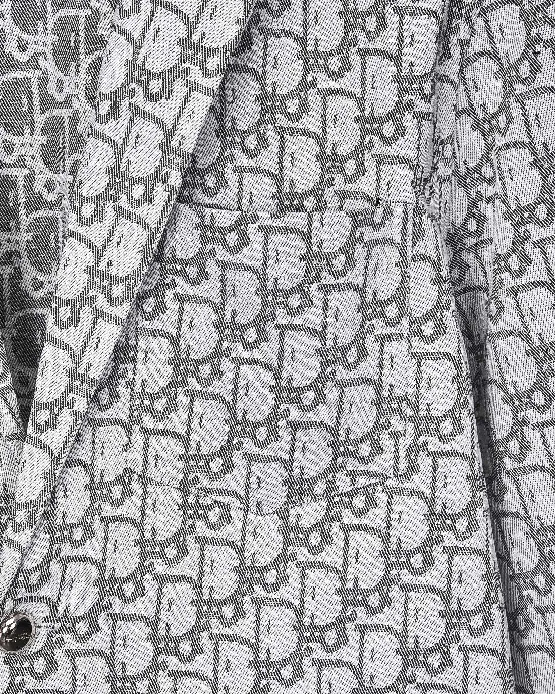 🅿️416 DIOR Dior's hot style is coming. All-over printed barrage logo lapel suit denim jacket. 2025ss official website new jacquard logo, exquisite logo. High-end version, custom-made fabrics at the counter. Highly breathable and comfortable, exquisitely crafted, with impeccable detail processing, custom-made logo engraved buttons, and complete three labels. Brand element design concept reflects high quality. It feels delicate and soft! It presents a casual cut and the upper body shape is great! 🐍Size: M-XXL