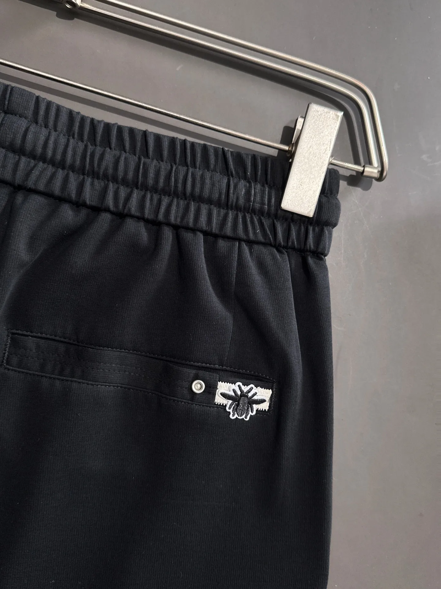 🅿️380 next day shipping Dior 2025 spring and summer new elastic band casual pants, thin counter custom fabrics, high breathability and comfort, impeccable details, brand element design concept, reflecting high quality. It feels delicate and soft! It presents a casual cut and the upper body shape is great! Size: M-4XL