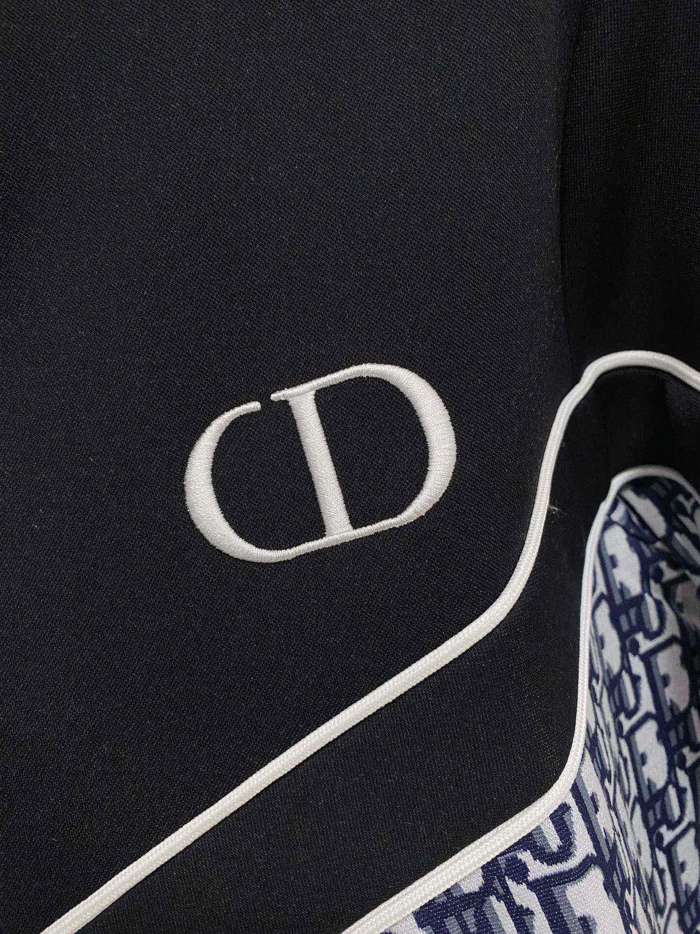 🅿️720 [DIOR Dior] Hot-selling suit is coming. Focus on the original version of the official website. 2025 new hot-selling cardigan and sweatshirt suit. The original order is the best 🇭🇰. It is the meticulous work of top designers for a fitting and perfect upper body effect. All-natural high-quality Tencel Roman cotton 100%, close-fitting comfort, noble and elegant! Original hardware embodies elegance and nobility! Counter size: M-3XL (maximum wear up to 190 pounds)