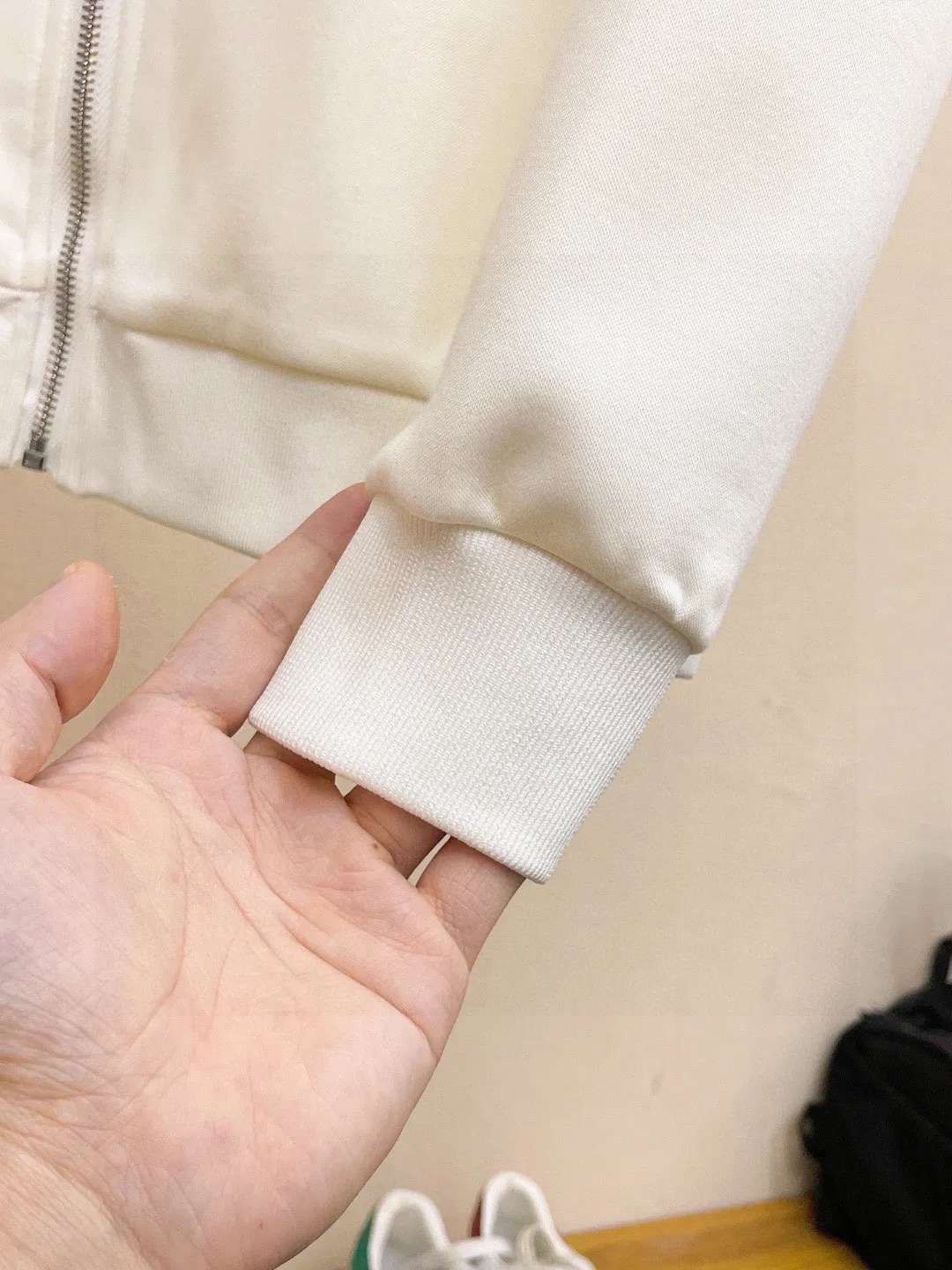 🅿️420 [DIOR Dior] (Fat Man Gospel) hot-selling suit is coming. Focus on the original version of the official website. 2025 new hot-selling cardigan sweater suit. The original order is the best product. 🇭🇰The meticulous work of top designers is dedicated to a fitting and perfect upper body effect. All-natural high-quality Roman cotton 100%, close-fitting comfort, noble and elegant! Original hardware embodies elegance and nobility! Counter size: M-5XL (maximum wear up to 220 pounds)