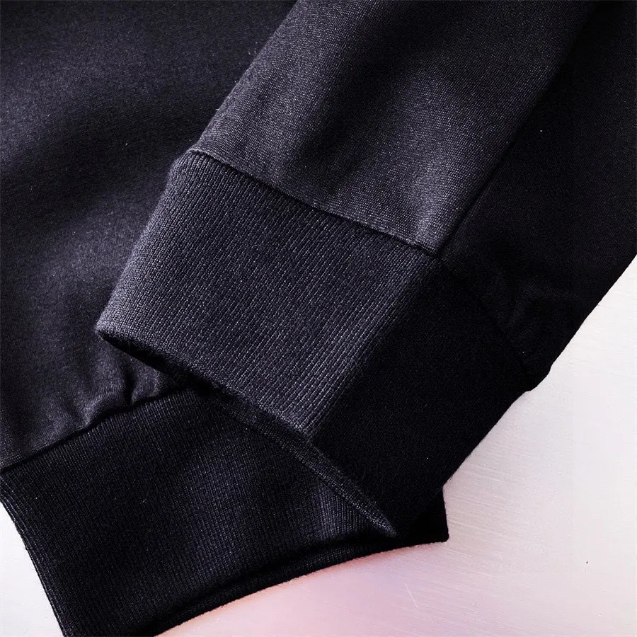 🅿️420 [DIOR Dior] (Fat Man Gospel) hot-selling suit is coming. Focus on the original version of the official website. 2025 new hot-selling cardigan sweater suit. The original order is the best product. 🇭🇰The meticulous work of top designers is dedicated to a fitting and perfect upper body effect. All-natural high-quality Roman cotton 100%, close-fitting comfort, noble and elegant! Original hardware embodies elegance and nobility! Counter size: M-5XL (maximum wear up to 220 pounds)