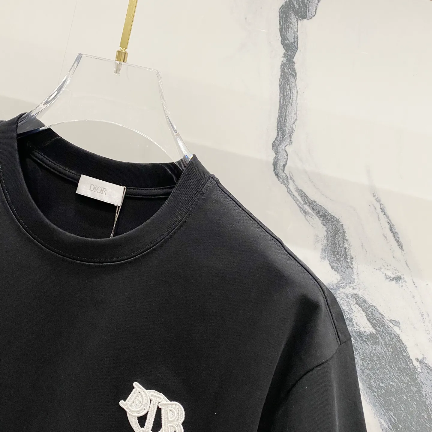 🅿️200 DIOR 320g round neck short-sleeved T-shirt, classic three-dimensional embossed logo brand letter embroidery🪡LOGO official synchronization 1:1 original mold opening, fashionable personality, versatile trend, pure original quality, original washed fabric, tag, collar label, washed wheat, complete three standards, color: black, white. Size: S-XL