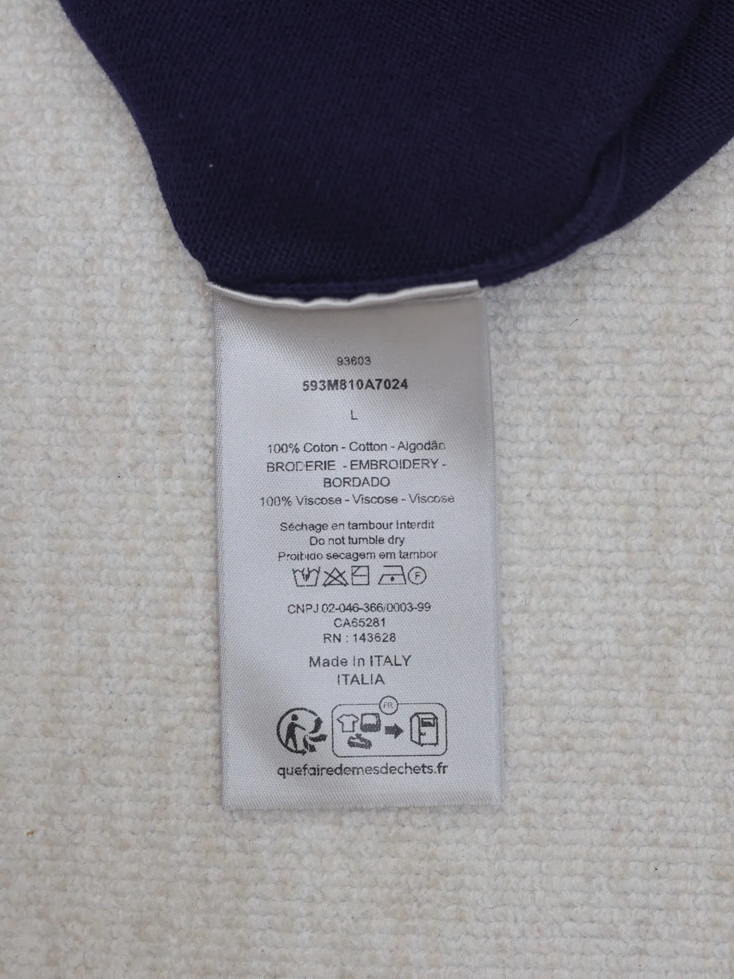 🅿️520 Dio*/Dior embroidered lily-of-the-valley lapel knitted short-sleeves, purchased and printed from YB, made of custom imported wool knitted material, the fabric is soft and comfortable, skin-friendly and breathable. The chest pocket is decorated with exquisite lily-of-the-valley flower embroidery, brand logo and slogan, and cuff stripe design. It can be matched with many types of clothing to create a fashionable look. Customized accessories, complete with three labels, same style for men and women!  Size：S/M/L/XL