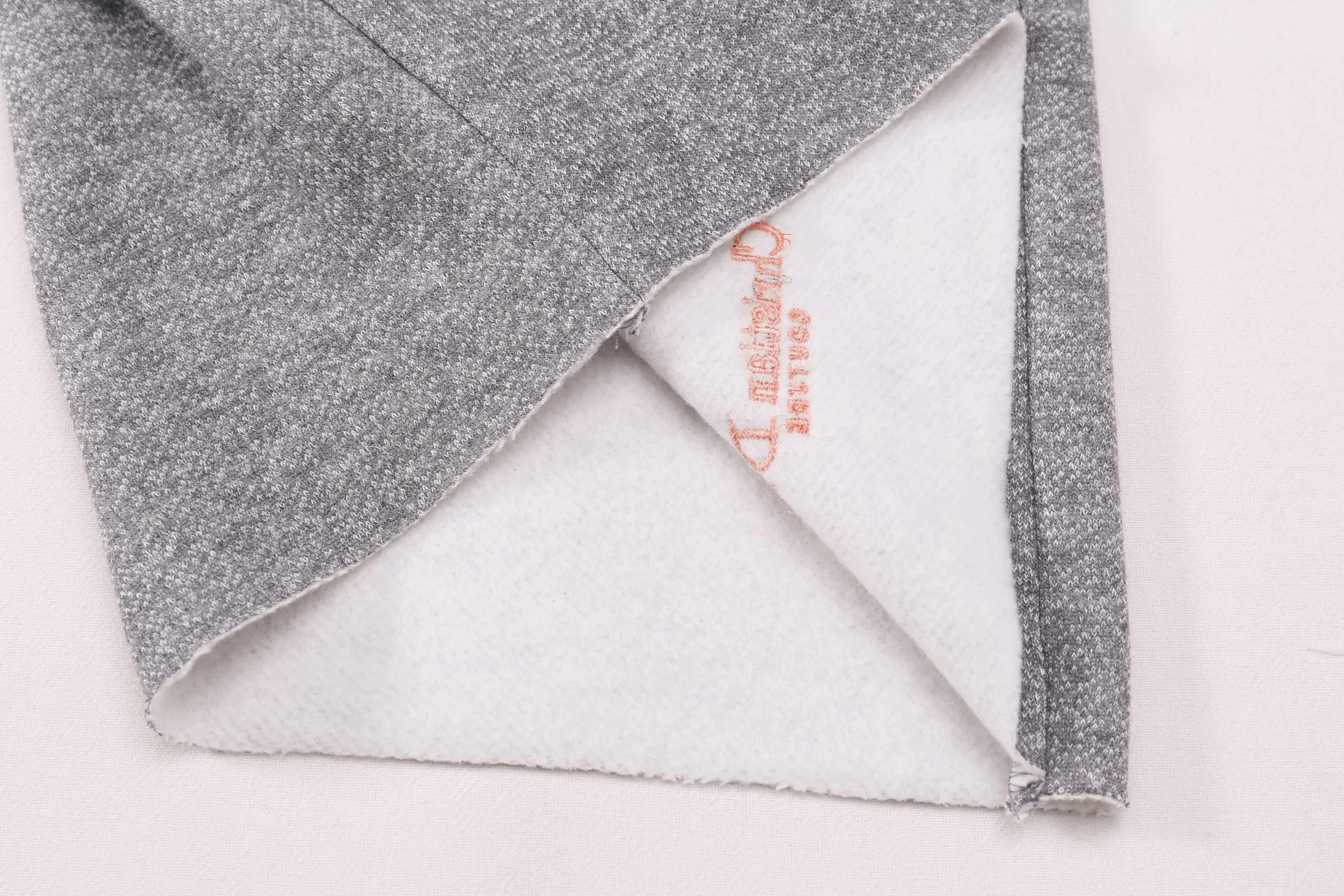 🅿️220 Correct version of high quality D10R new gray dot fleece embroidered letter shorts suit. Original mold opening. It took more than a month to weave and dye the original gray dot yarn fabric. The color is almost 98% the same as the original. The original pure cotton fleece fabric SIZE: XS S M L