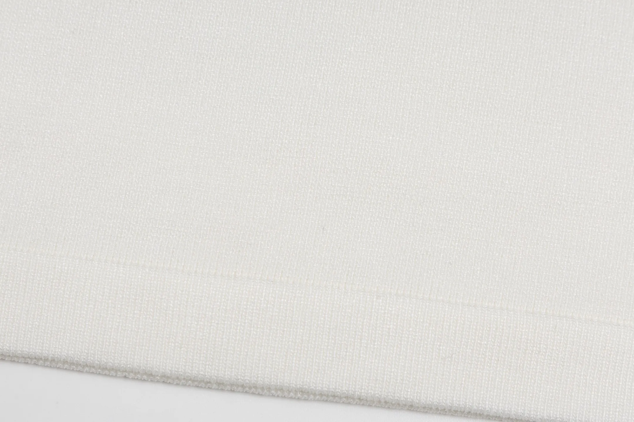 🅿️170 Style No. #Z43 Dior horizontal letter knitted short sleeves. Same style as DIOR official website. Fabric: Imitation wool fine pure cotton knitting. Same color woven and dyed threads in the same cylinder. Consistent colors. Supporting: complete three standards. Cardboard, oil paper and code sticker packaging. All go through high temperature pre-shrinking process before making. It will not shrink and deform. Imported machines are professional for plate production. os version can wear up to 200 kilograms. The size is measured manually. The error of 2-3cm is normal. Color: black white size: s m l xl
