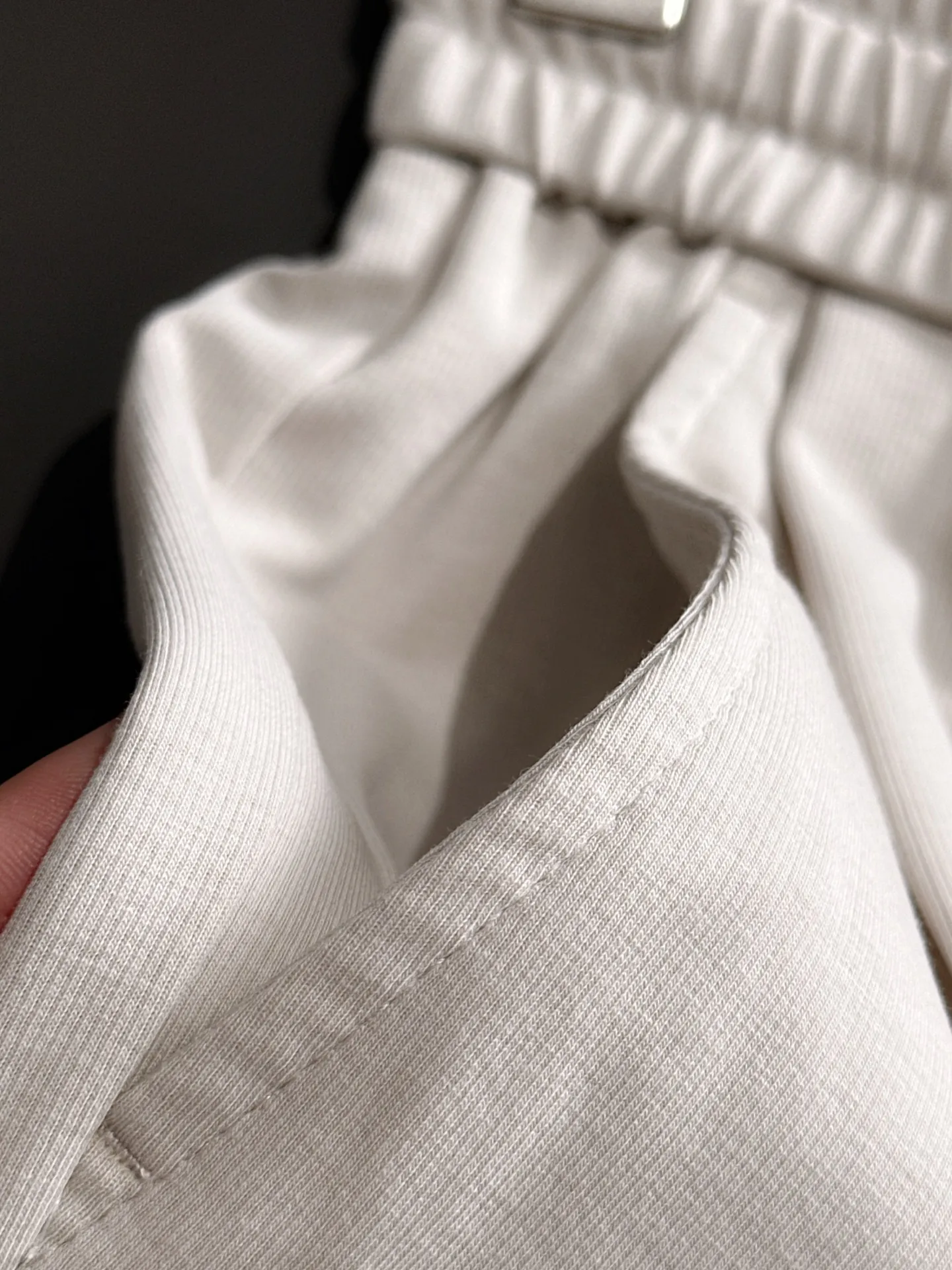 🅿️380 next day shipping Dior 2025 spring and summer new elastic band casual pants, thin counter custom fabrics, high breathability and comfort, impeccable details, brand element design concept, reflecting high quality. It feels delicate and soft! It presents a casual cut and the upper body shape is great! Size: M-4XL