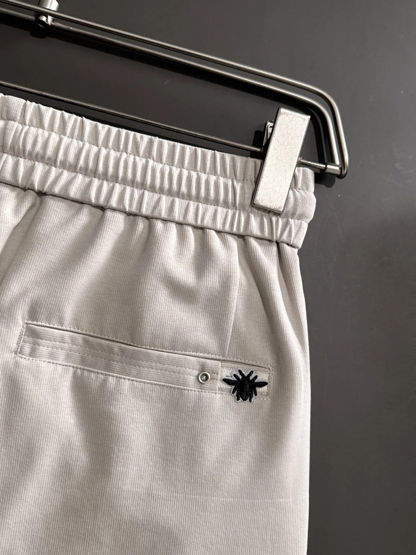 🅿️380 next day shipping Dior 2025 spring and summer new elastic band casual pants, thin counter custom fabrics, high breathability and comfort, impeccable details, brand element design concept, reflecting high quality. It feels delicate and soft! It presents a casual cut and the upper body shape is great! Size: M-4XL