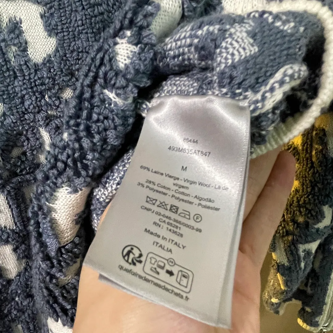 🅿️630 Dio*/Dior 24ss new jacquard zipper sweater is carefully made of white sheep wool blended fabric, and is decorated with classic Oblique printing to enhance the style. Zippered sleeves add style, while a ribbed crew neck adds contrasting texture. Can be paired with jeans for a lively casual look Size: 0/1/2/3