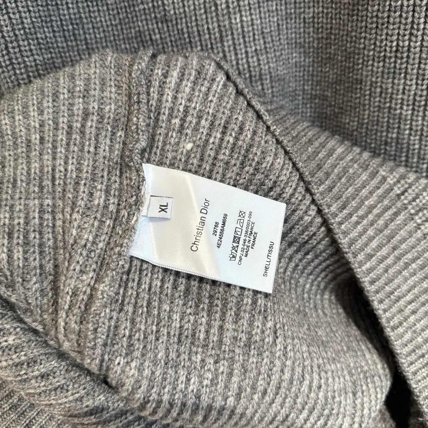 🅿️420 [Strict quality control] Dio*Dior's new autumn and winter men's series new sweatshirts. Zippers on both sides of the shoulders highlight fashion style. Zip closures at the sleeves add a trendy touch, and a Christian Dior Couture patch accents the back. The slightly raised collar pairs well with jeans or shorts for a stylish look! Same style for men and women Color: black, white and gray Size: M-2Xl