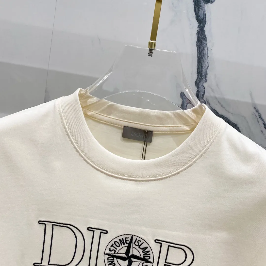 🅿️180 DIOR 260g round neck short-sleeved T-shirt, co-branded Stone Island & Dior letter embroidery🪡LOGO official synchronization, high version, high quality, fashionable personality, versatile trend, pure original quality, original fabric, tag, collar label, washed wheat, complete three standards, color: black, apricot, gray. Size: XS-L