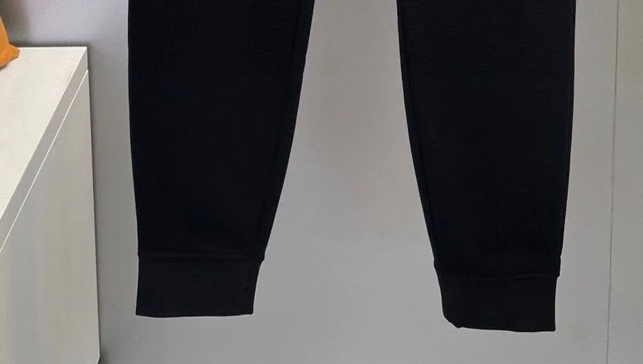 🅿️400 [DIOR Dior] (Fat Man Gospel) hot-selling suit is coming. Focus on the original version of the official website. 2025 new hot-selling cardigan sweater suit. The original order is the best product. 🇭🇰The meticulous work of top designers is dedicated to a fitting and perfect upper body effect. All-natural high-quality Roman cotton 100%, close-fitting comfort, noble and elegant! Original hardware embodies elegance and nobility! Counter size: M-5XL (maximum wear up to 220 pounds)