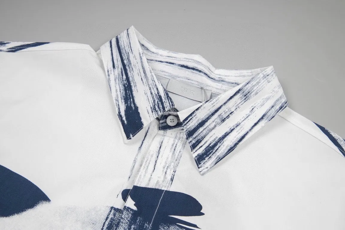 🅿️350 high version [DIO*] new short-sleeved shirt Inspired by [Ink Blues], it is great when worn alone 👍🏻High-end ink-style color Super fresh in summer Perfect detail processing 💯 Classic Logo pattern The upper body is super good-looking Same style for men and women Size: XSSML