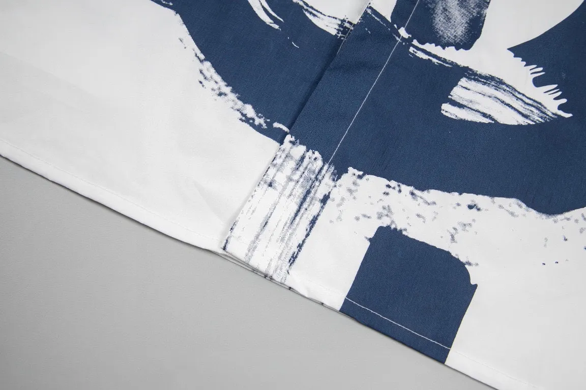 🅿️350 high version [DIO*] new short-sleeved shirt Inspired by [Ink Blues], it is great when worn alone 👍🏻High-end ink-style color Super fresh in summer Perfect detail processing 💯 Classic Logo pattern The upper body is super good-looking Same style for men and women Size: XSSML