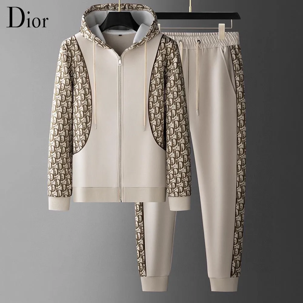 🅿️500 [DIOR Dior] hot-selling suit is coming. Focus on the original version of the official website. 2025 new hot-selling cardigan and sweatshirt suit. The original order is the best. 🇭🇰The meticulous work of top designers. It is a fitting and perfect upper body effect. All-natural high-quality Tencel Roman cotton 100%, close-fitting comfort, noble and elegant! Original hardware embodies elegance and nobility! Counter size: M-4XL (up to 190 pounds)