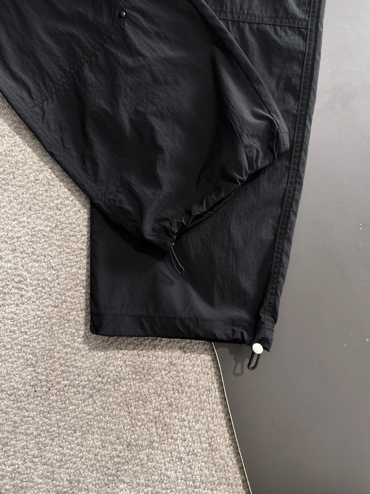 🅿️380 next day shipping Dior 2025 spring and summer new elastic band casual pants, thin counter custom fabrics, high breathability and comfort, impeccable details, brand element design concept, reflecting high quality. It feels delicate and soft! It presents a casual cut and the upper body shape is great! Size: M-4XL