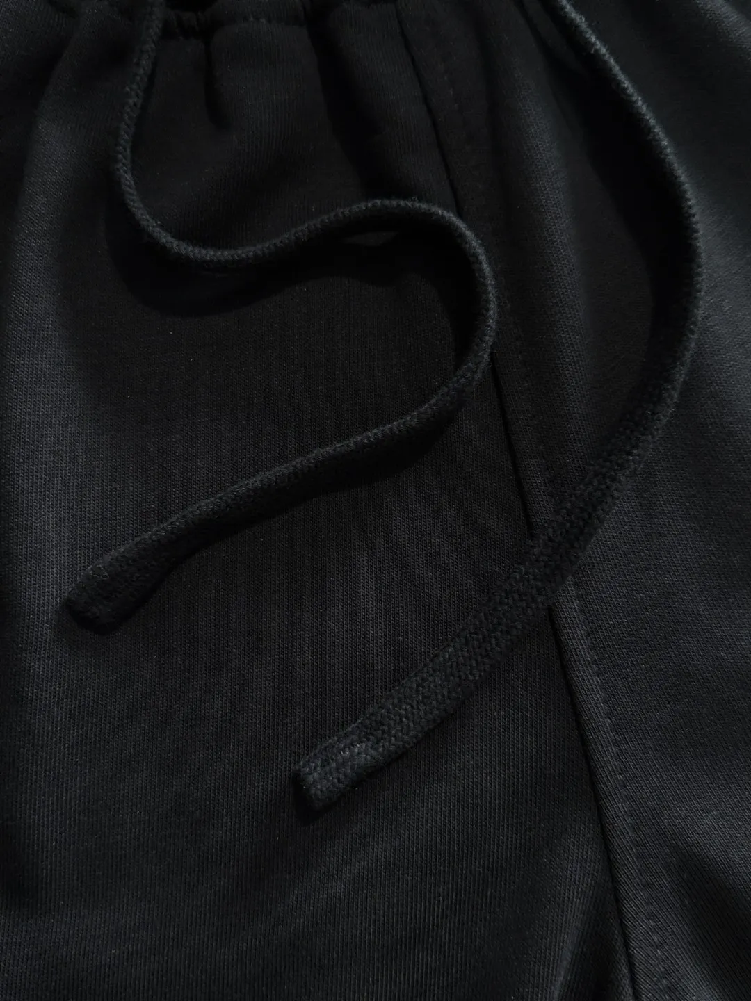 🅿️330 shipped next day, high-end goods DIOR/Dior Stone Island 2025 spring and summer new elastic band casual solid color loose shorts, two needle stitches at the trouser hem, fine and firm stitching, counter-customized fabrics with high breathability and comfort, impeccable details, brand element design concept, reflecting high quality. It feels delicate and soft! It presents a casual cut and the upper body shape is great! Size: S-XXL