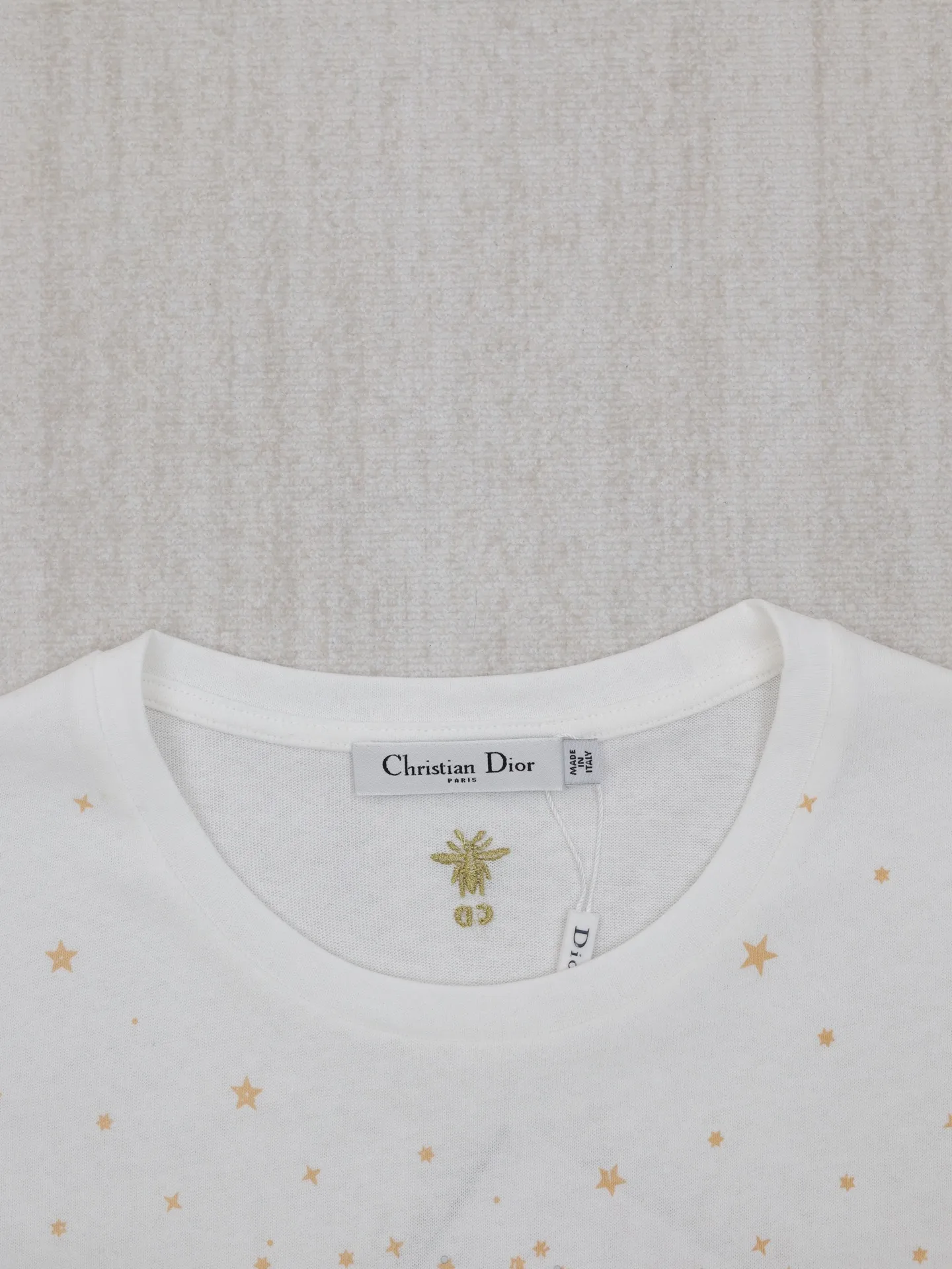 🅿️290 Dio*/Dior 25 new gold star and moon heavy embroidery short-sleeved T-shirt. Made of imported washed pure cotton fabric with great texture, customized with heavy craftsmanship, three-dimensional embroidery + printing + beaded platinum nebula pattern. Bai Fumei must buy high-end items, classic version, elegant and age-reducing girlish style, looks good with gauze skirt and jeans. Size: S/M/L