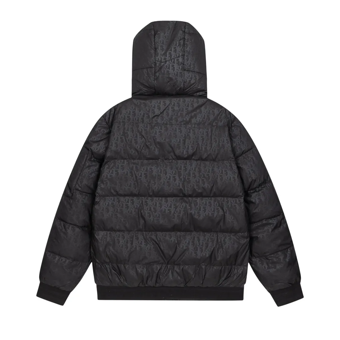 🅿️600 DIOR Dior's new autumn and winter style 🆕down jacket. Original 1:1 customized hardware accessories, all imported and original customization. Welcome to compare at the counter. Absolutely high quality. Made of top 90 white duck down. Super soft, fluffy and plump. Super heavy workmanship. The fabric is well-crafted and has a perfect version. Note⚠The fabric is super comfortable. Exclusive model. Non-market goods. Same sizes for men and women. Size M to XXL