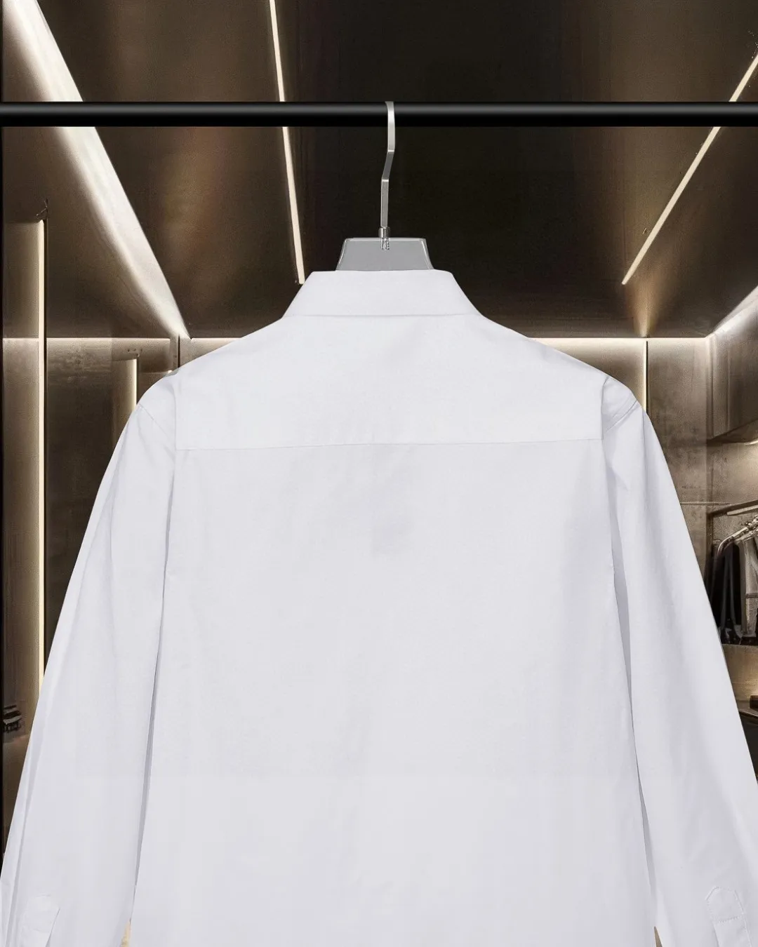 🅿296 DIOR 🔥The most popular style is coming. Simple and versatile pocket letter logo slogan embroidered long-sleeved shirt. 2025ss official website new long-sleeved shirt, exquisite embroidered logo. High-end version, customized fabrics at the counter. Highly breathable and comfortable, exquisitely crafted, impeccable detail processing, ✅customized logo engraved buttons, complete with three labels. Brand element design concept reflects high quality. It feels delicate and soft! It presents a casual cut and the upper body shape is great! 🐍Size: M-XXL