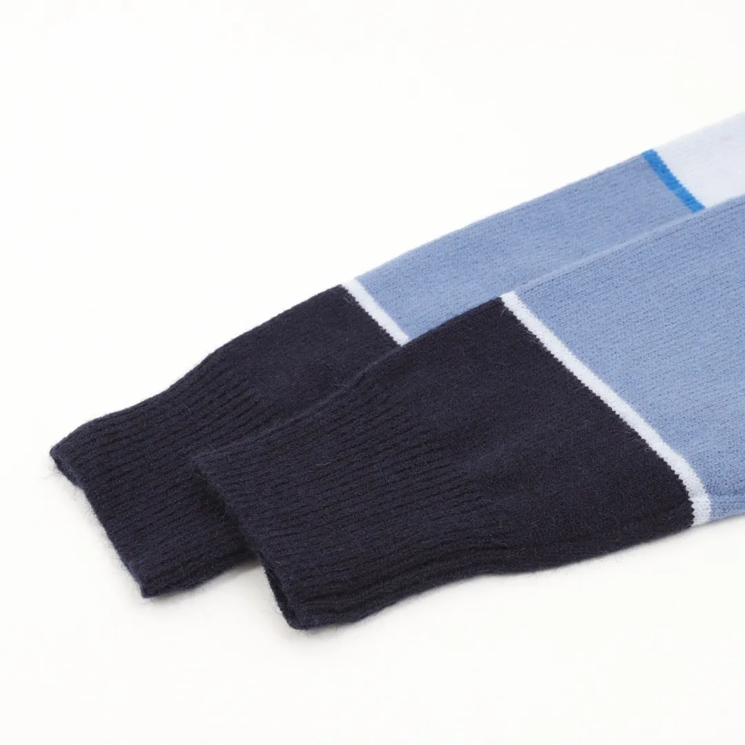🅿️600 DIOR CD Diamond blue gradient stripe patch crew neck sweater. Custom-woven cashmere and cotton blended material, jacquard tissue imported from Germany, imported machine embroidery technology, high precision, smooth and delicate lines, garment washing water softening and deodorizing process, through professional washing equipment and specific detergents, the clothes are deeply cleaned and deodorized to improve the feel and appearance of the clothes, customized accessories, loose fit #All knitted and sweater garments are not recommended to be machine washed or tumble dried at high temperatures! Size：S-XL