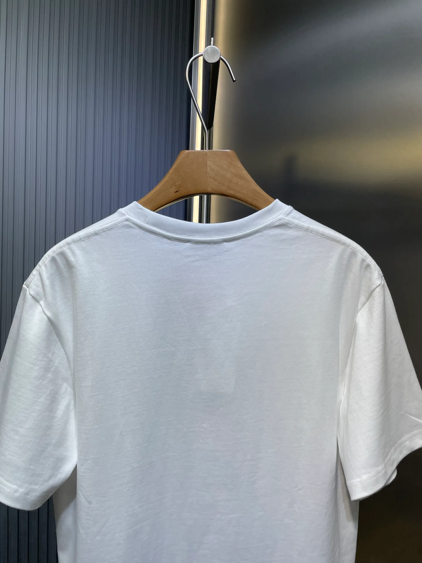 🅿️260 dior 🌟【Top replica】cd letters embroidered round neck short sleeves Process description: The color is custom-woven and dyed, with "cd" design on the chest. A perfect fashionable and trendy item! The oversize version is very slimming and can be worn with a T-skirt or shorts. Who wouldn’t love it? The texture of the custom-made fabrics is great and versatile for all seasons, and the styles are the same for men and women! ⚠️size:smlxl