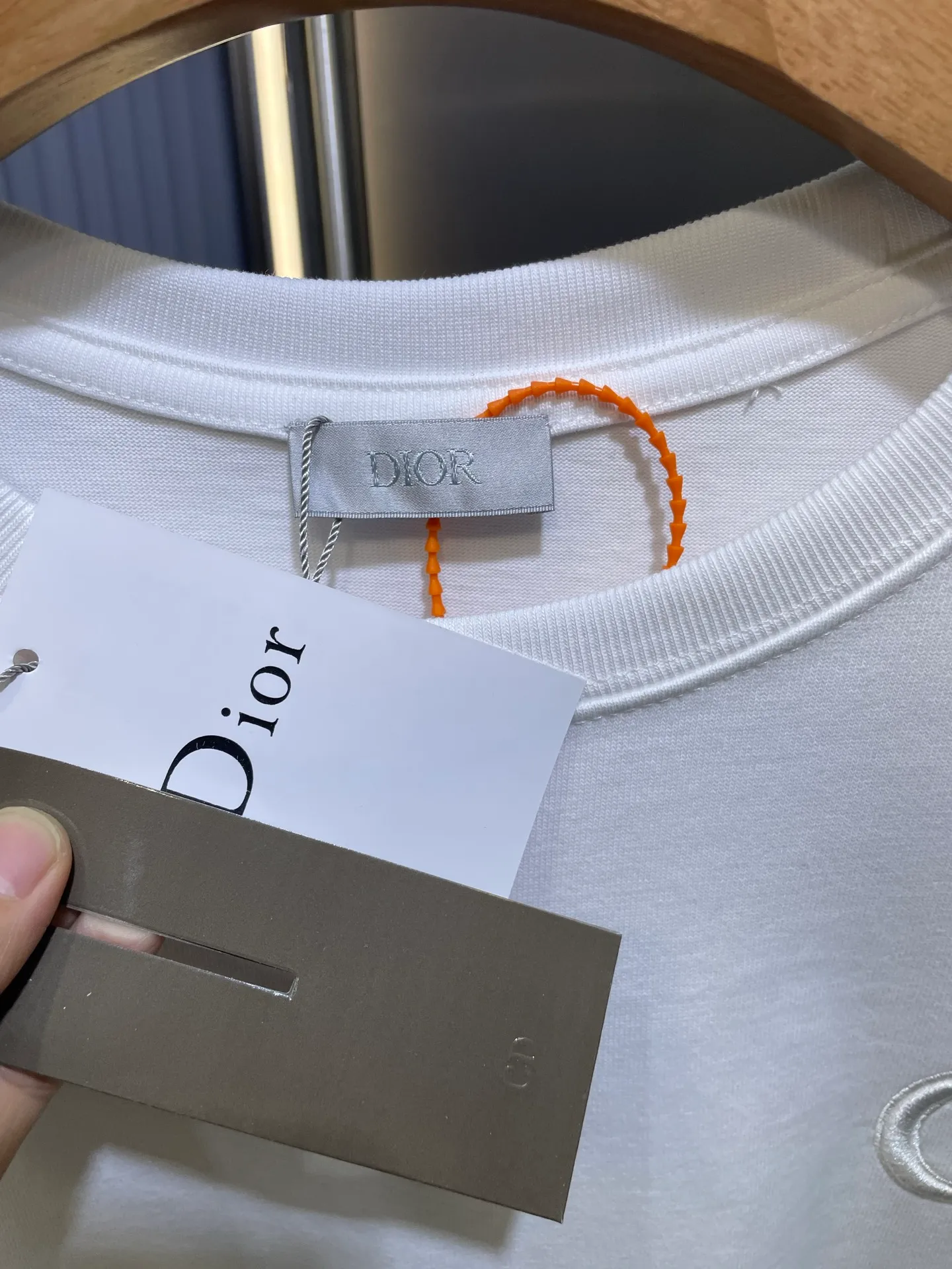 🅿️260 dior 🌟【Top replica】cd letters embroidered round neck short sleeves Process description: The color is custom-woven and dyed, with "cd" design on the chest. A perfect fashionable and trendy item! The oversize version is very slimming and can be worn with a T-skirt or shorts. Who wouldn’t love it? The texture of the custom-made fabrics is great and versatile for all seasons, and the styles are the same for men and women! ⚠️size:smlxl