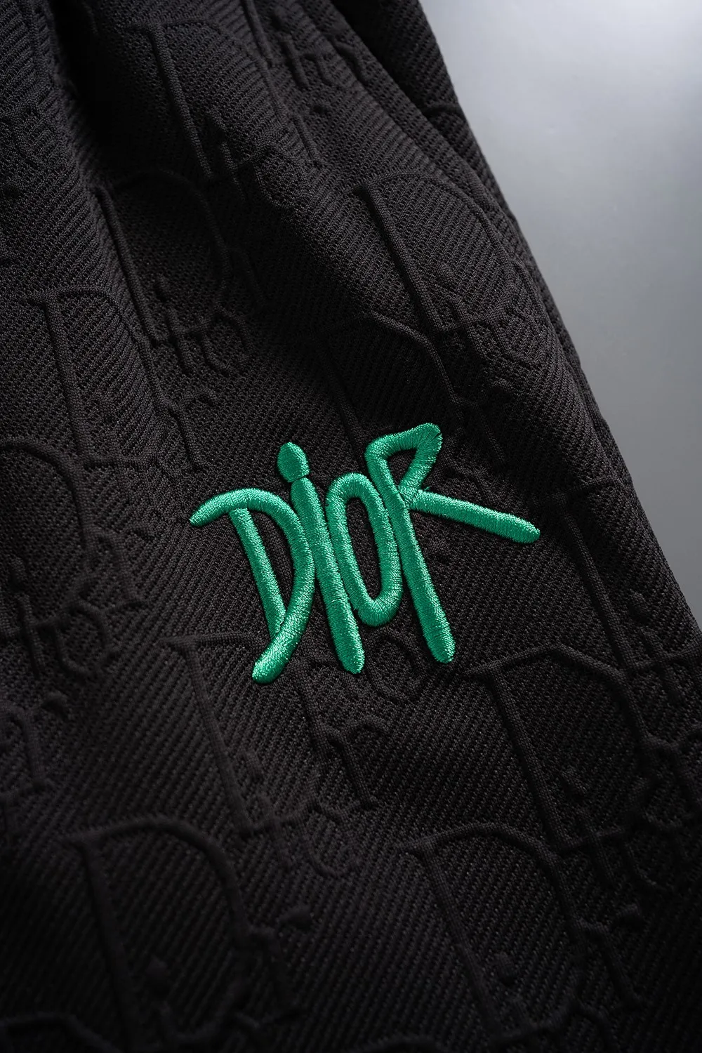 🅿️140 #Z0011 [Restock all year round] Dior Dior knitted embroidered shorts are ultra-high-end quality embroidered, made with double-pressing technology, original replica, three-dimensional foam printing, the latest Alphabet LOGO pattern design, the knitted fabric is stiff and solid, fashionable and urban, the first choice for home and travel! Color: Black White Size: M L XL XXL XXXl