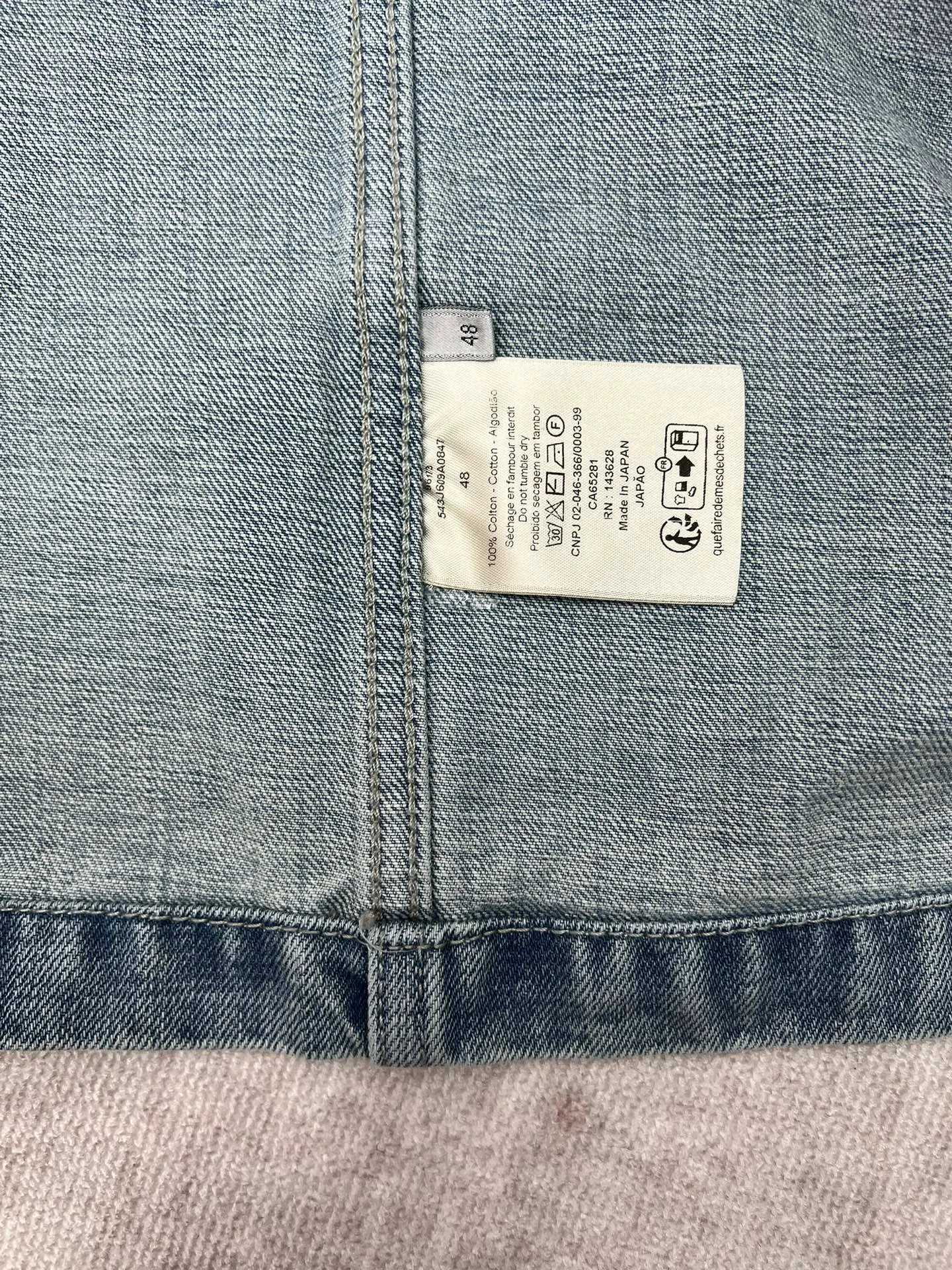 🅿️560 Dior 25ss new CD new washed spliced ​​embroidered denim jacket. Customized stonewashed cotton denim denim fabric with heavy washing and whitening process, customized accessories, loose fit. Code number: 46.48.50.52.