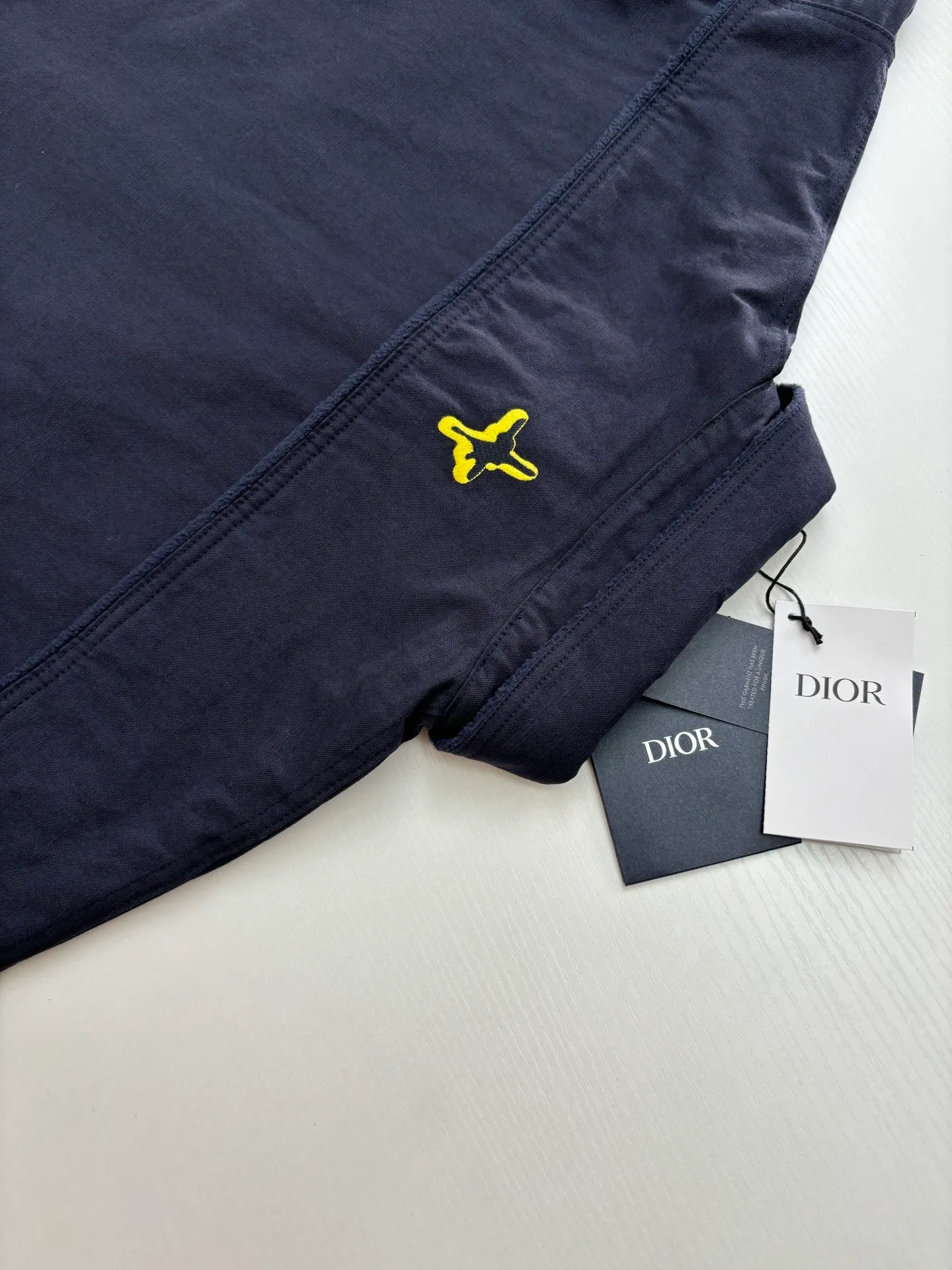 🅿️560 Dio*/Dior 24 new navy blue cotton denim is carefully made of navy blue cotton denim, decorated with contrasting AND LEWIS HLTON embroidery on the chest and back, highlighting the classic logo with graphic design. Can be paired with matching accessories to create a comfortable oversized fit Size: S/M/L/XL