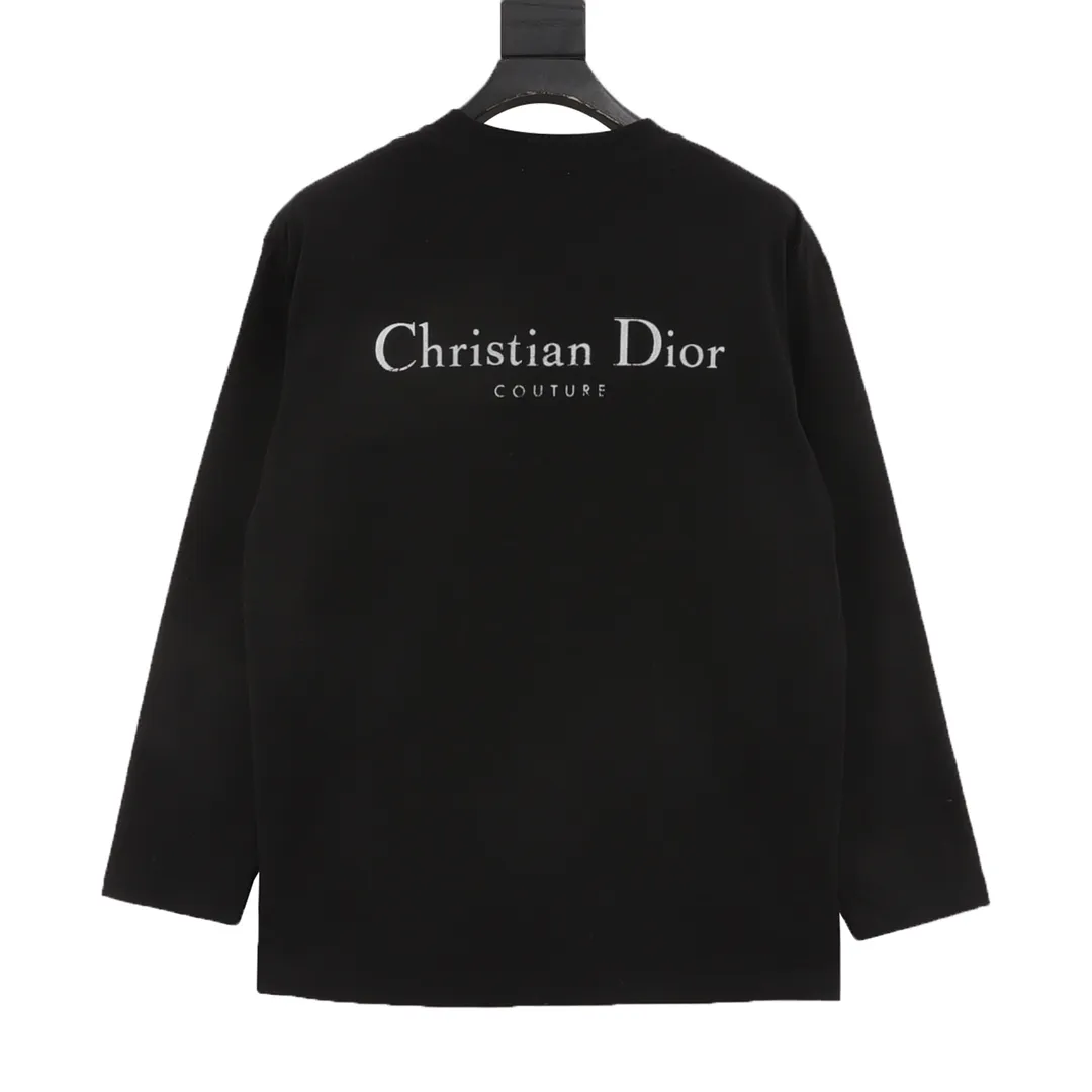 🅿️380 Dior/Dior classic front and back printed letter long sleeves made of customized fabrics. DuPont Sorona material is added, which is skin-friendly, long-lasting antibacterial, anti-mite, and more washable. The cotton thread has been repeatedly processed to remove inferior coarse fibers and impurities, leaving only high-quality cotton fibers, making the fabric more advanced and classy. Environmentally friendly polishing enzyme technology gives the fabric a clean appearance and clear texture. Fine workmanship, compare with the counters! A highly recognizable long-sleeved style with great upper body effect!!! Super versatile! Same style for men and women. Color: black, white Size: S-XL