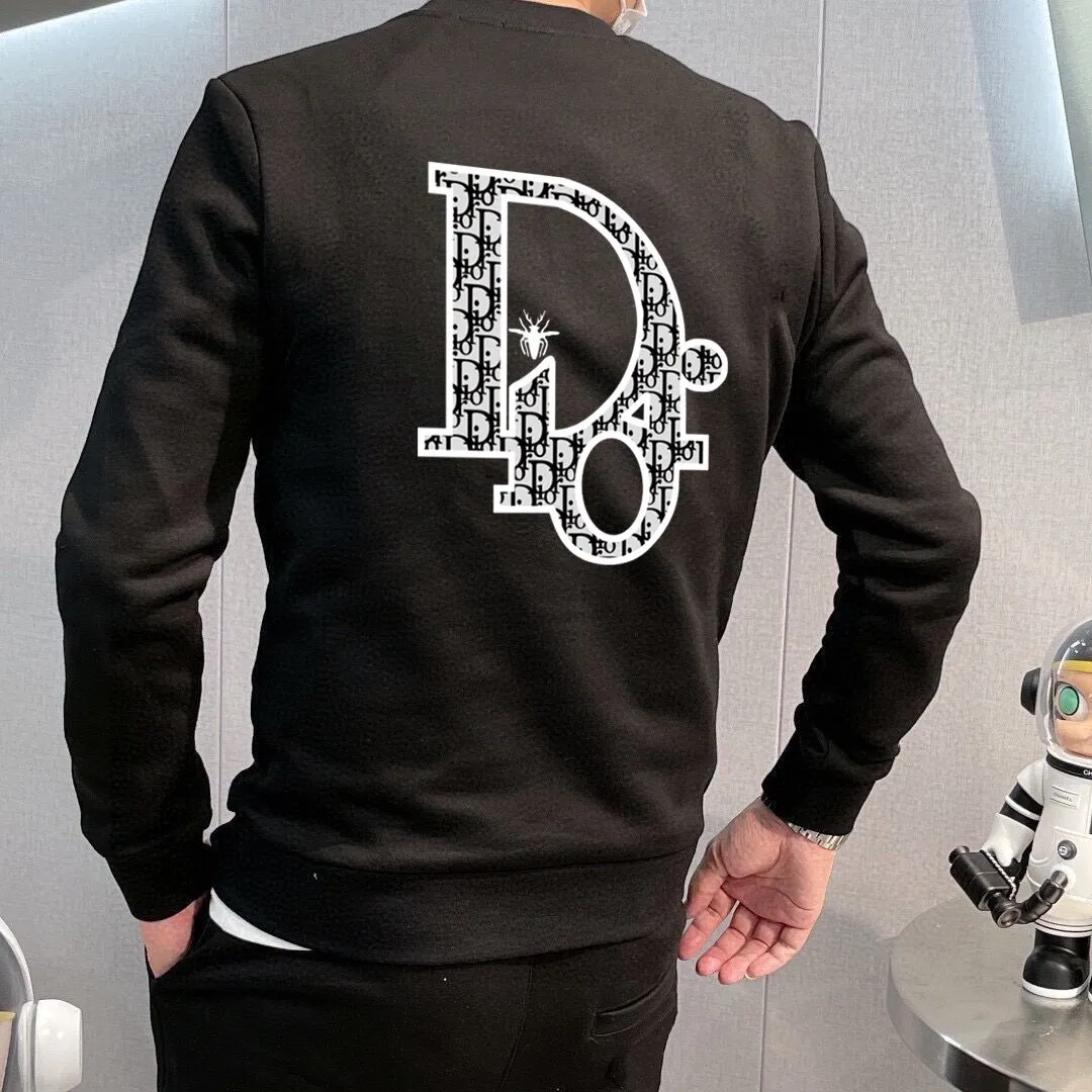 🅿️380 [DIOR Dior] (Fat Man’s Gospel) hot-selling suit is coming. Focus on the original version of the official website. 2025 new hot-selling sweatshirt suit. The original order is the best product. 🇭🇰The meticulous work of top designers is dedicated to a fitting and perfect upper body effect. All-natural high-quality Roman cotton 100%, close-fitting comfort, noble and elegant! Original hardware embodies elegance and nobility! Counter size: M-5XL (maximum wear up to 220 pounds)