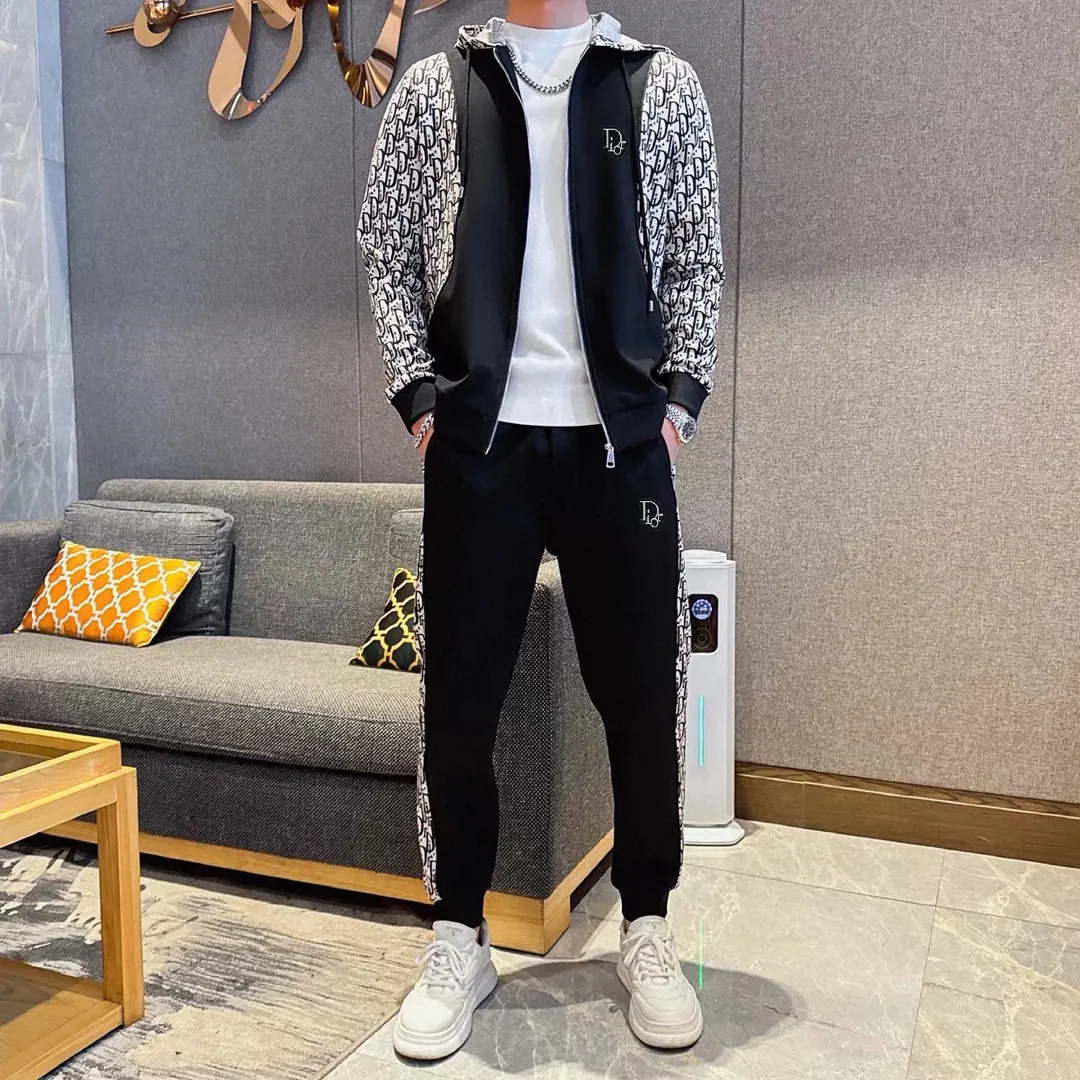 🅿️680 [DIOR Dior] hot-selling suit is coming. Focus on the original version of the official website. 2025 new hot-selling cardigan and sweatshirt suit. The original order is the best. 🇭🇰The meticulous work of top designers is dedicated to a fitting and perfect upper body effect. All-natural high-quality Tencel Roman cotton 100%, close-fitting comfort, noble and elegant! Original hardware embodies elegance and nobility! Counter size: M-3XL (maximum wear up to 190 pounds)