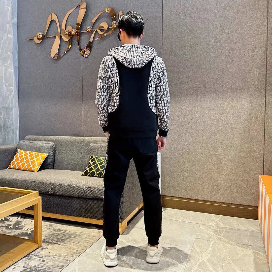 🅿️680 [DIOR Dior] hot-selling suit is coming. Focus on the original version of the official website. 2025 new hot-selling cardigan and sweatshirt suit. The original order is the best. 🇭🇰The meticulous work of top designers is dedicated to a fitting and perfect upper body effect. All-natural high-quality Tencel Roman cotton 100%, close-fitting comfort, noble and elegant! Original hardware embodies elegance and nobility! Counter size: M-3XL (maximum wear up to 190 pounds)