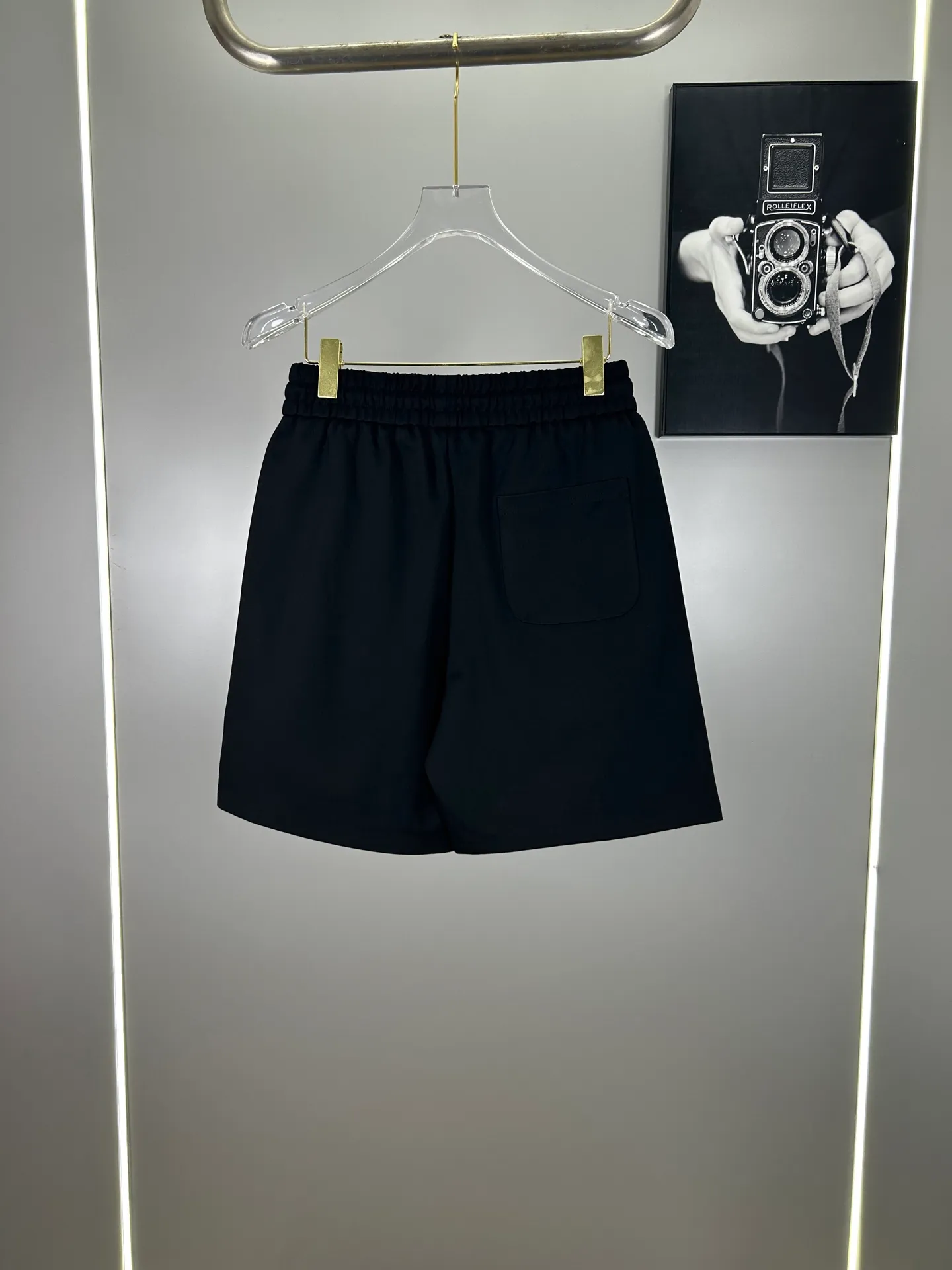 🅿️240 (high-end original specification version) Dior 2025ss trade channel goods. Casual sports shorts. An irresistible classic style with a slightly sharp casual fashion sense. Streamlined proportional tailoring creates a casual and versatile fit. The customer-supplied high-density 400g fabric is different from traditional knitted cotton fabrics. It feels soft and delicate, has a better texture, is comfortable and skin-friendly, anti-wrinkle and breathable. Modern classic urban benchmark with a new image. The drawstring waist design highlights the charm of sports and leisure. It shows the youthful and exuberant expression. Lazy and sexy... Size: S--XXL