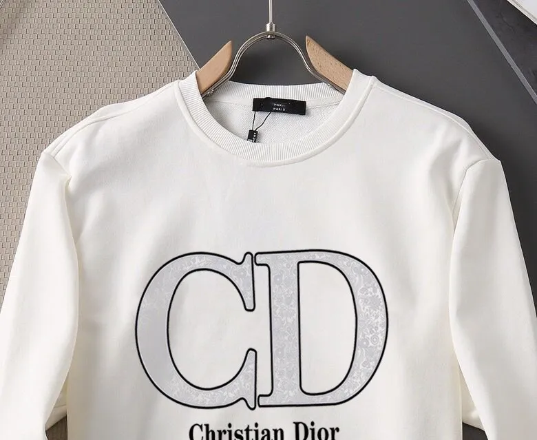 🅿️220 brand [DIOR Dior] (good news for fat people) 2025ss autumn latest long-sleeved round-neck sweatshirt, on sale simultaneously on the official website. Refreshing and breathable. Made of top Tencel Roman. Comfortable and soft. 3D three-dimensional clarity. Super fashion sense. Great for gifting and keeping for yourself. Size: M-5XL (can wear up to 220 pounds)