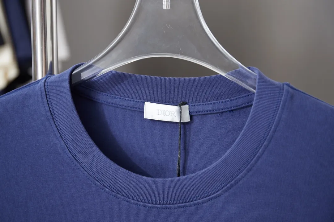 🅿️200 D＊or CD 25SS early spring new style joint series embroidered logo short sleeves light luxury essential item for daily commuting for men and women correct version welcome to compare detailed features · 320g 100% pure cotton double yarn jersey fabric · Custom dyed in the same cylinder, special thickened 32 count double-strand 1X1 thread. Imported Tajima machine embroidery letter beads logo embroidery · Double-needle sewing and cross-seam technology · Original main mark, washed tag, brand moisture-proof paper packaging Color: white/black/blue Size: S/M/L/XL