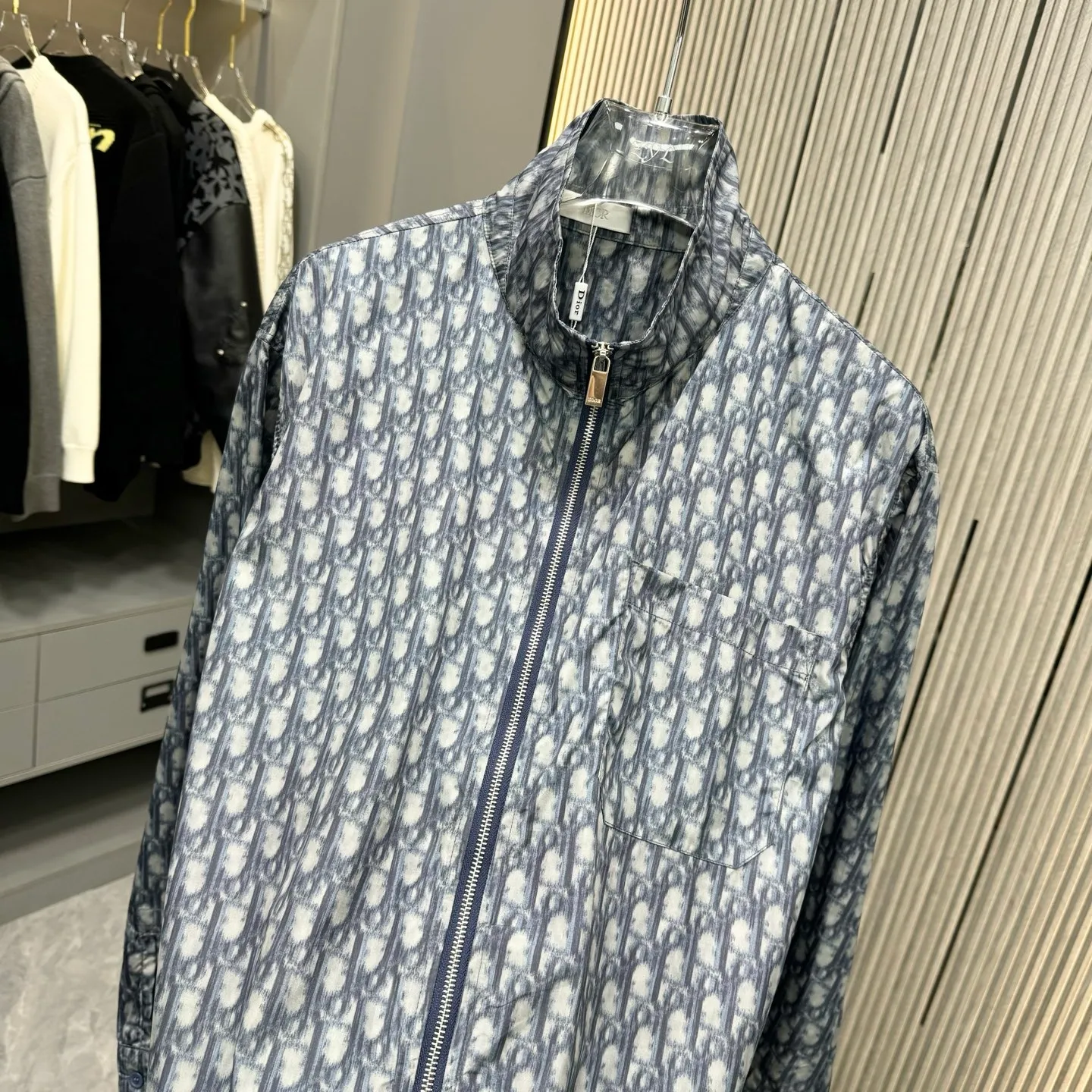 🅿️360 Dior Dior 25 early autumn new zipper shirt, golden Oblique print, made of blue technical fabric, chest patch pocket, drawstring design on both sides of the hem, unique, loose fit SMLXL